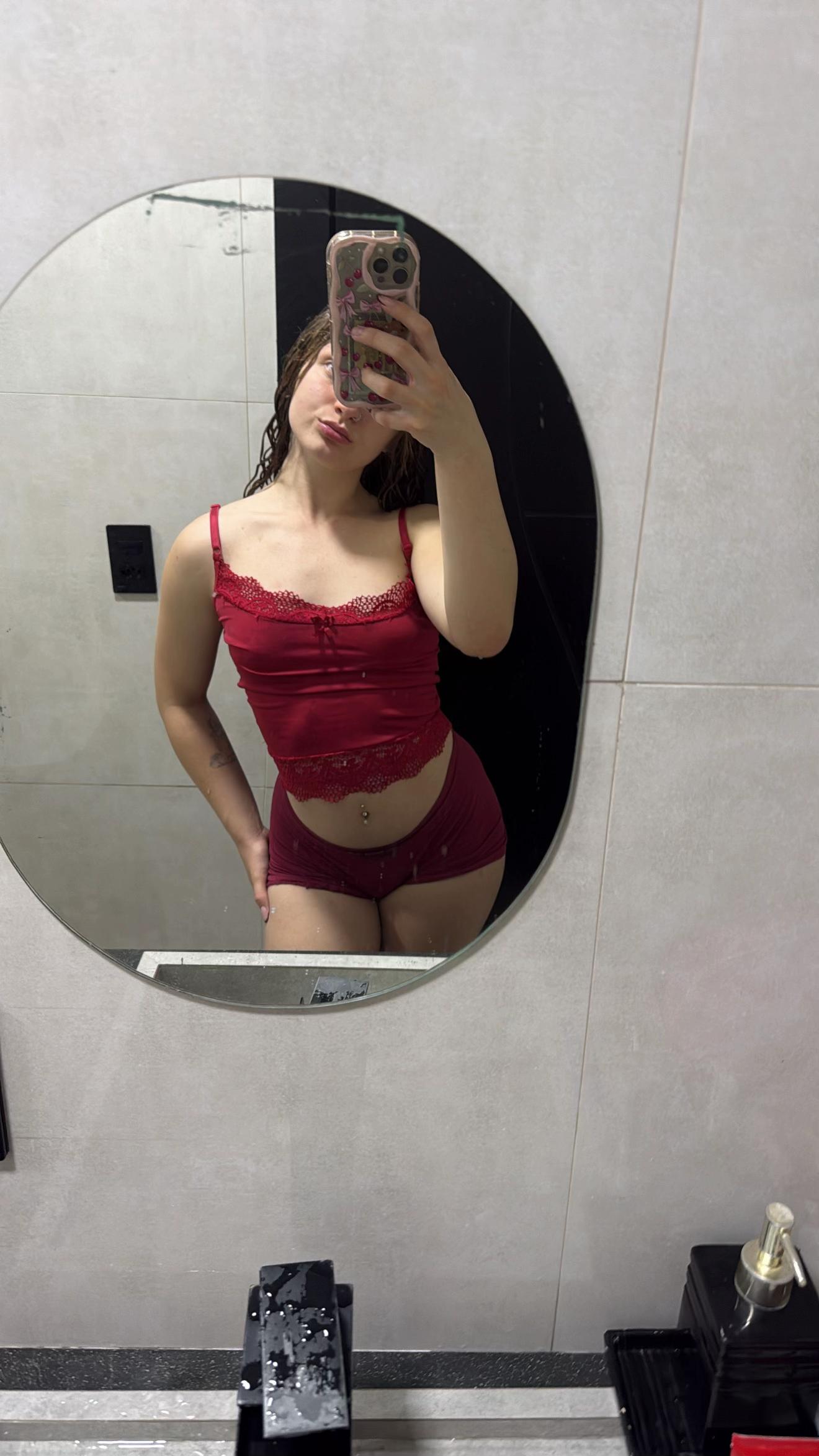 @🧜🏻♀️