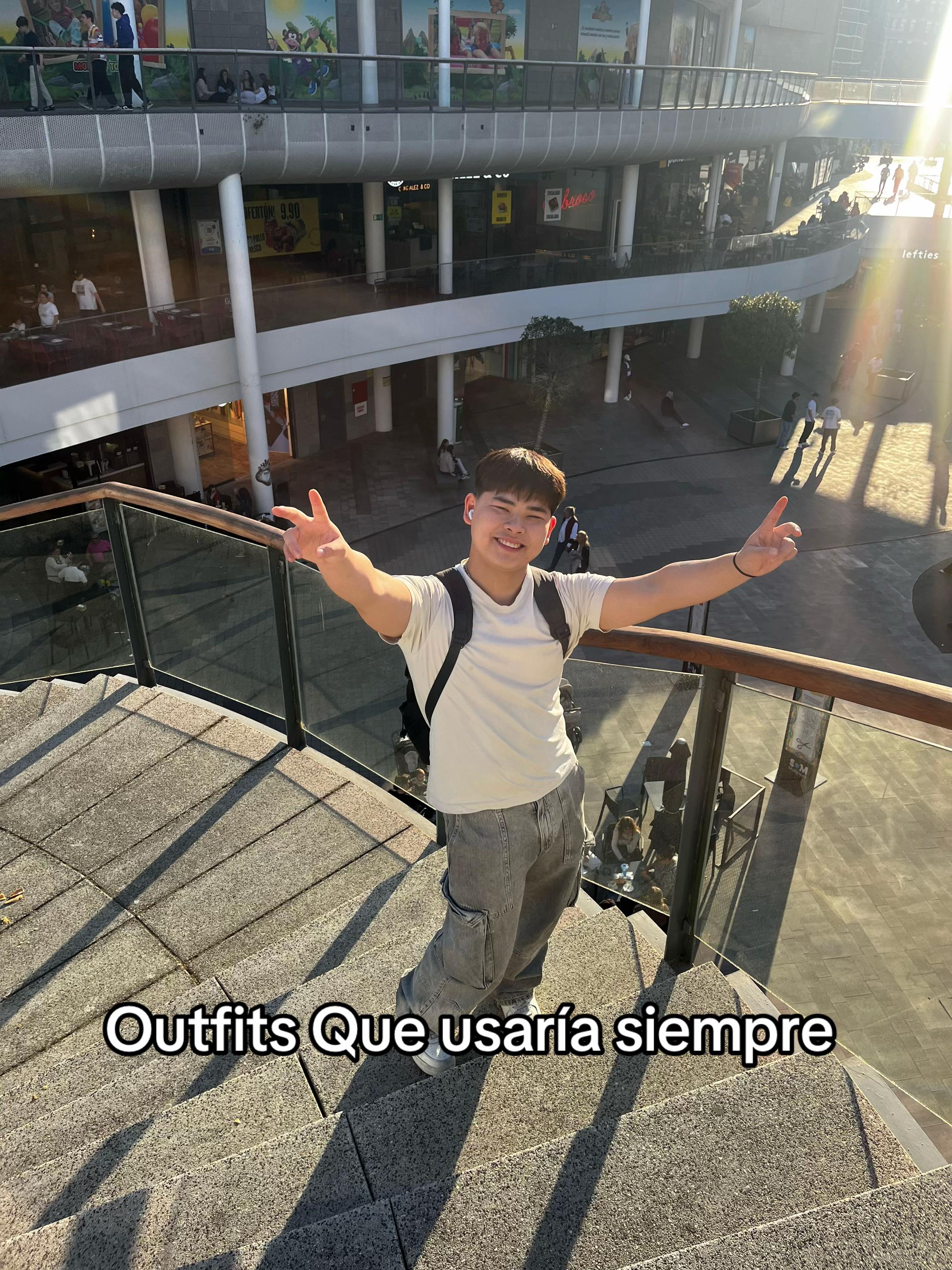 @🦦