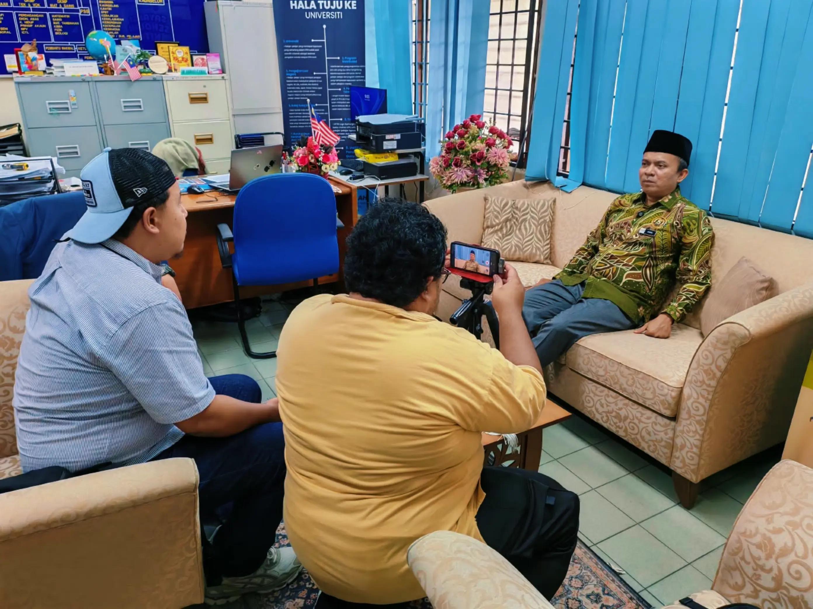 @Dr. Ahmad Kamal bin Ariffin