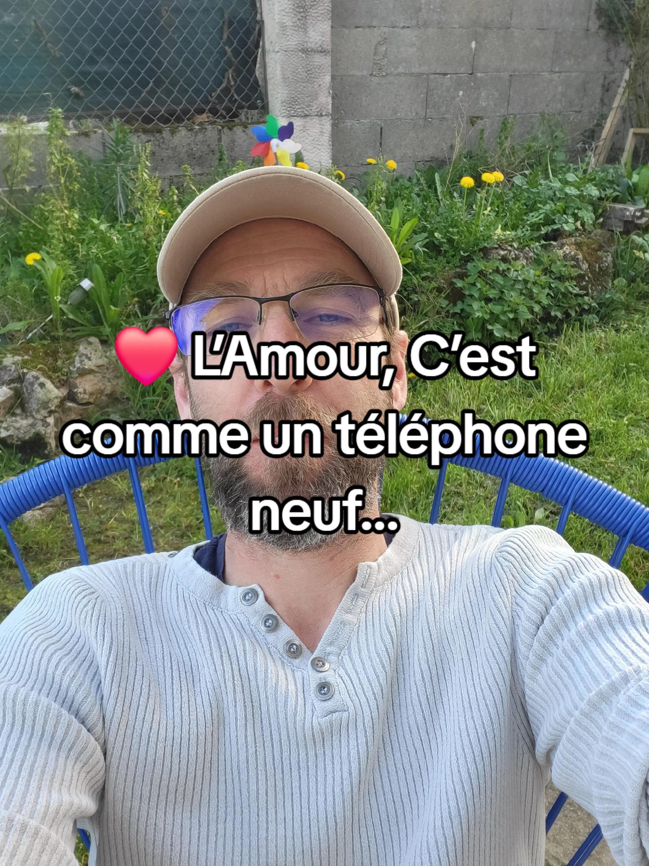 @un homme debout