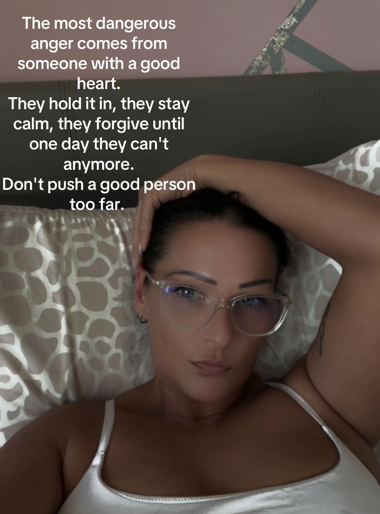 @Kay💜🖤