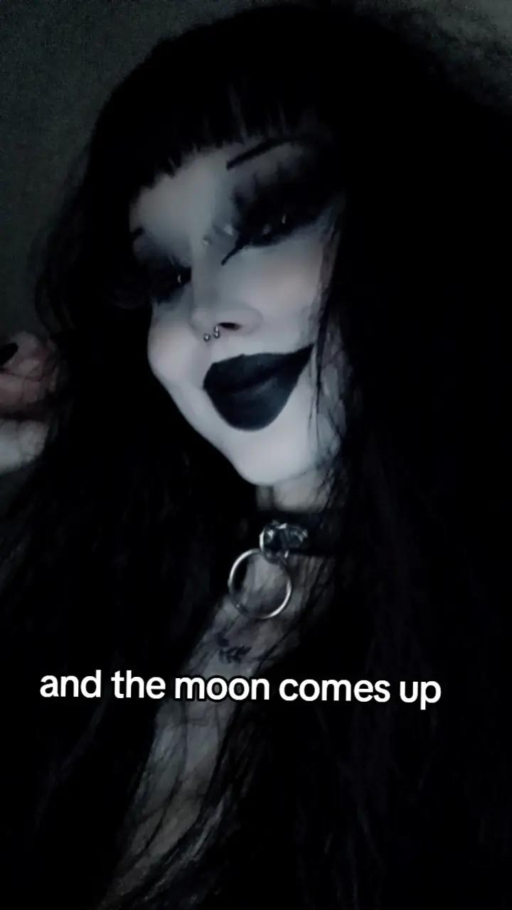 @lexi 🕸🖤