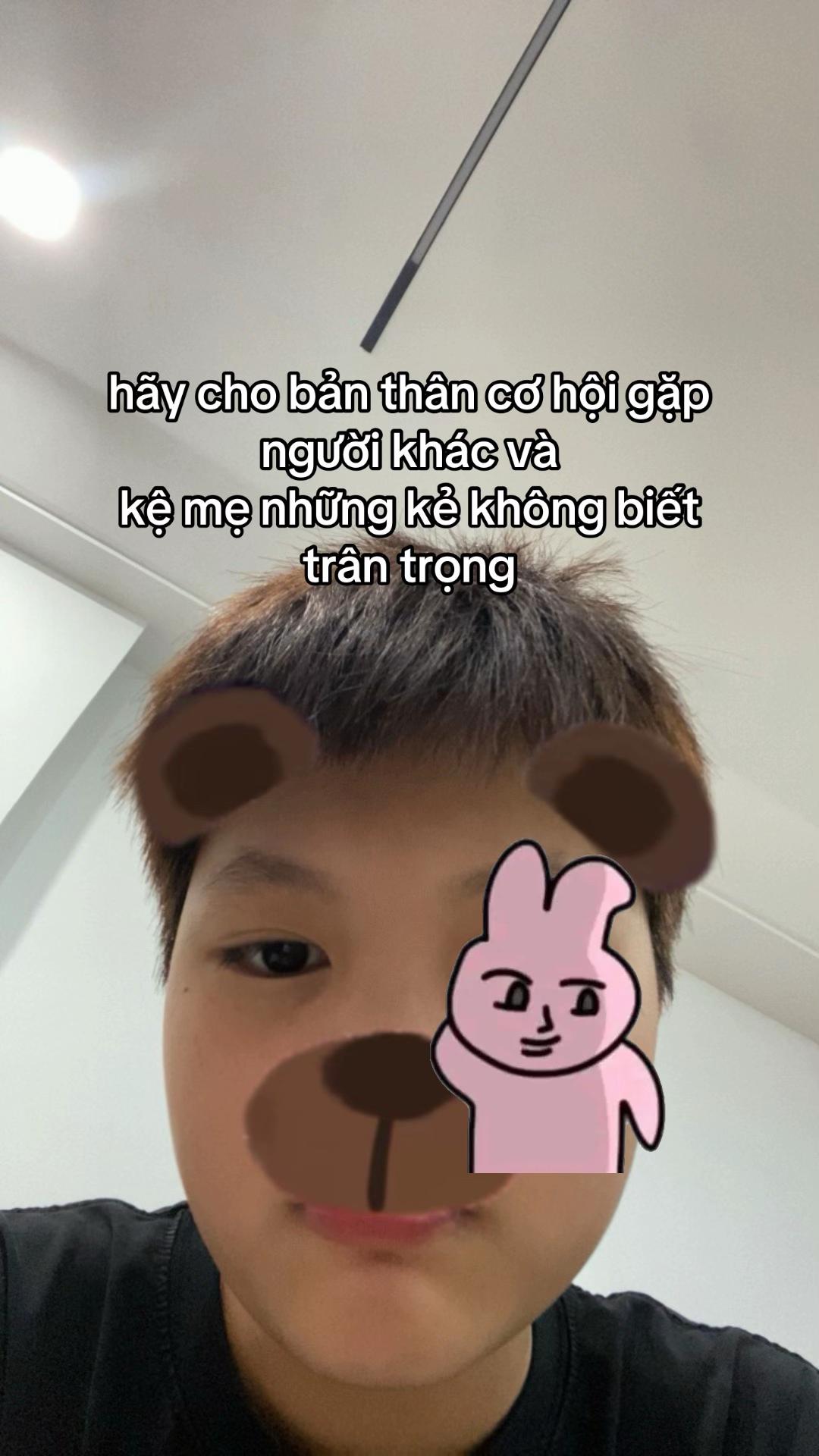 @mặt dính khẩu trang