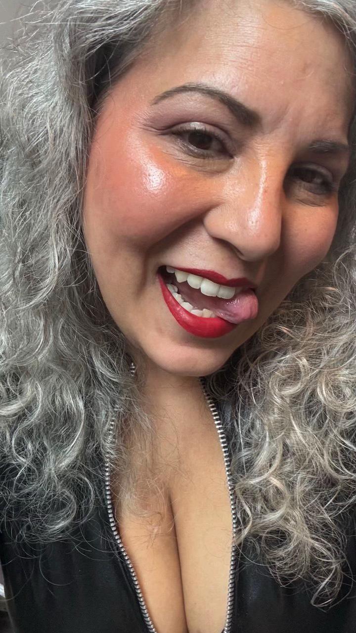 @MatureLadyMissesCecil