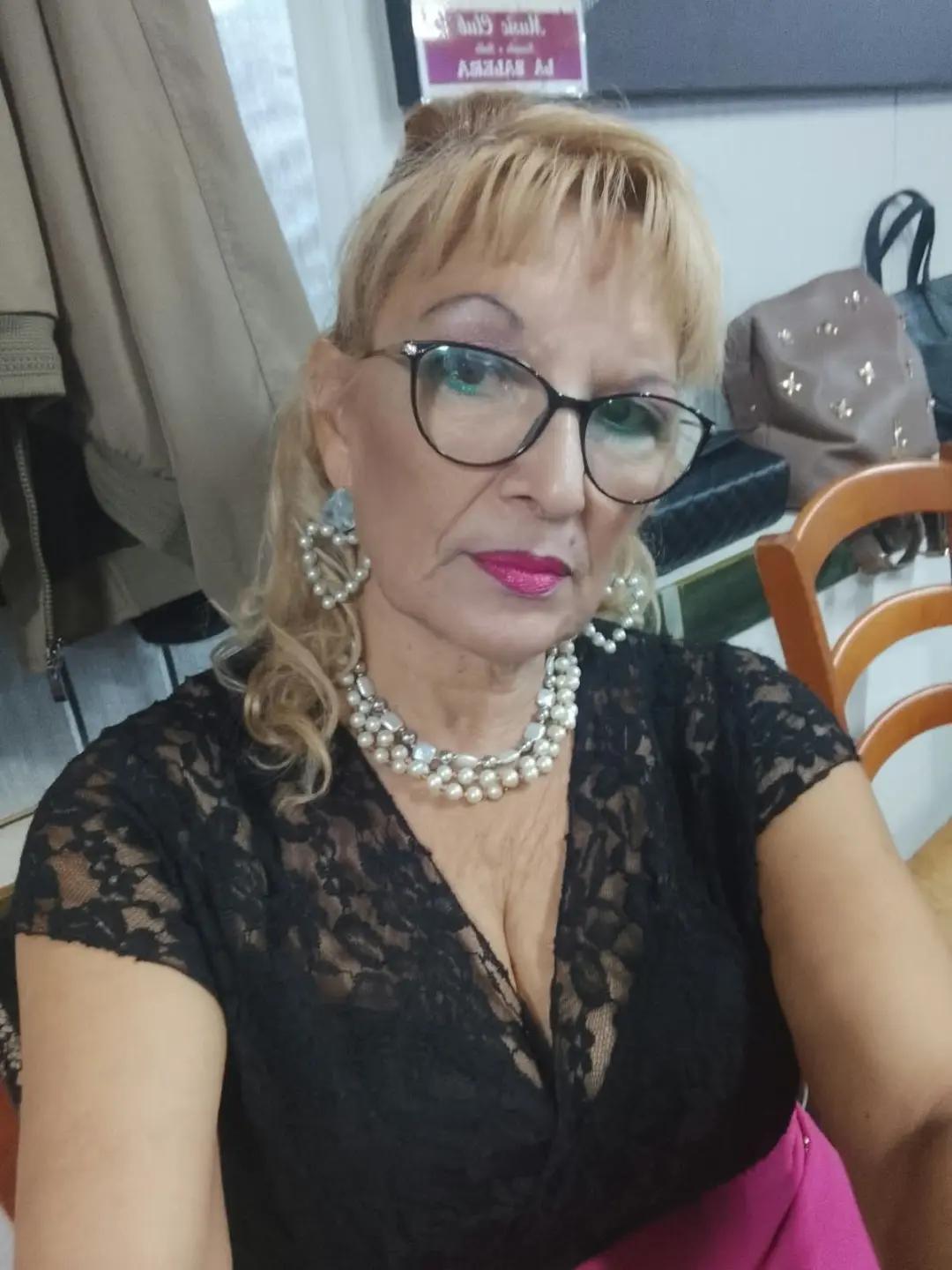 @elena