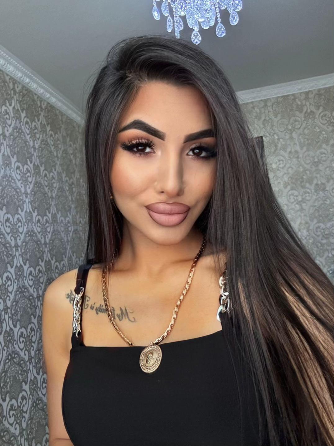 @𝐤𝐫𝐢𝐬𝐭𝐢𝐧𝐚 👑
