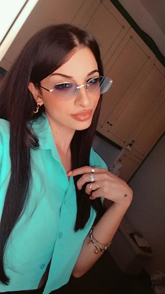 @lucycellamare945