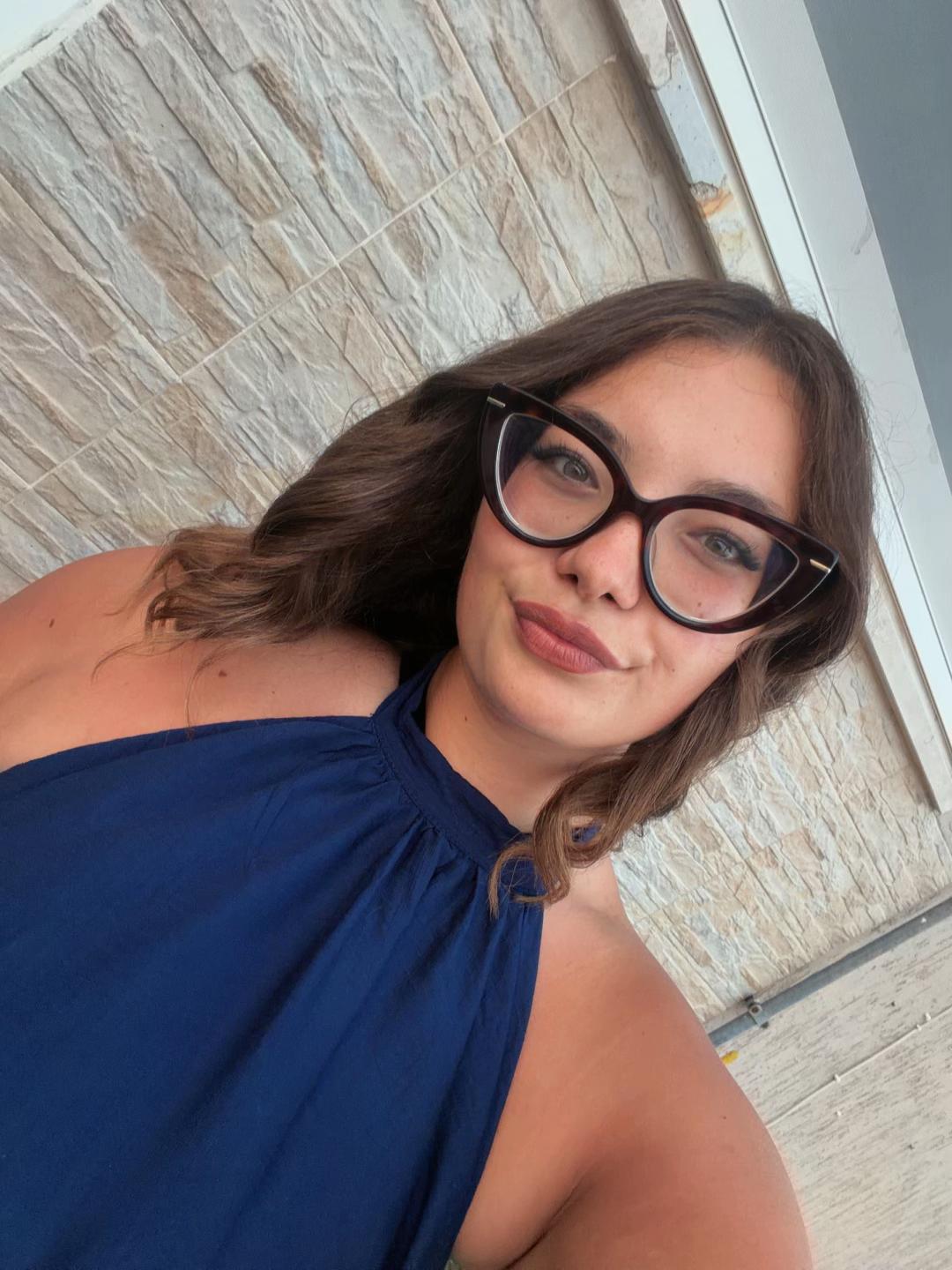 @😇