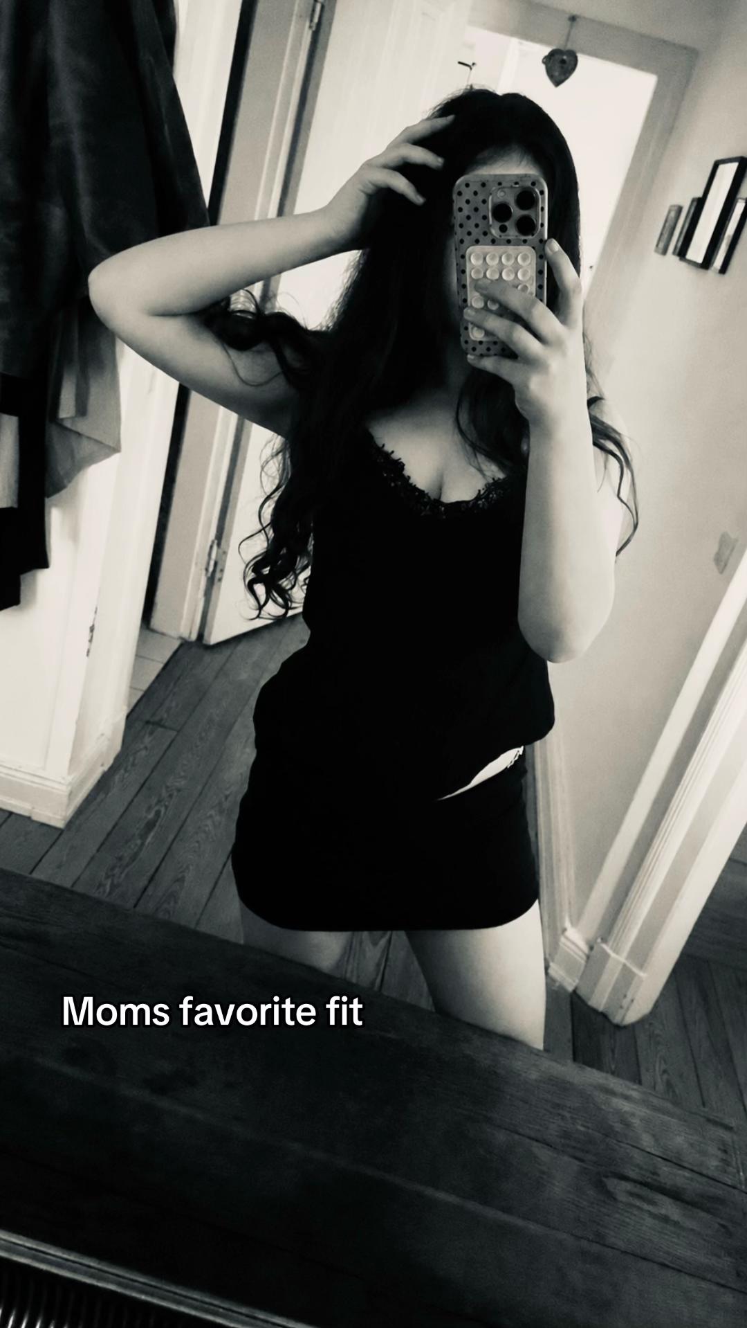 @𝐿𝑎𝑢𝑟𝑎 𝐵𝑒𝑙𝑙𝑖