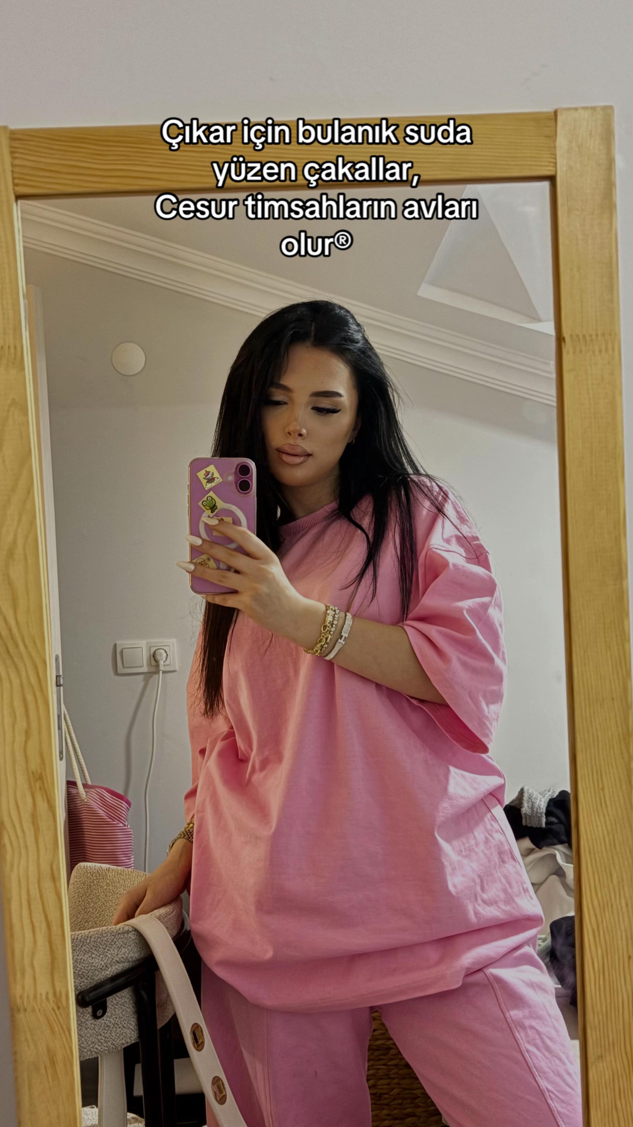 @𝐦𝐞𝐲𝐫𝐚 🐆