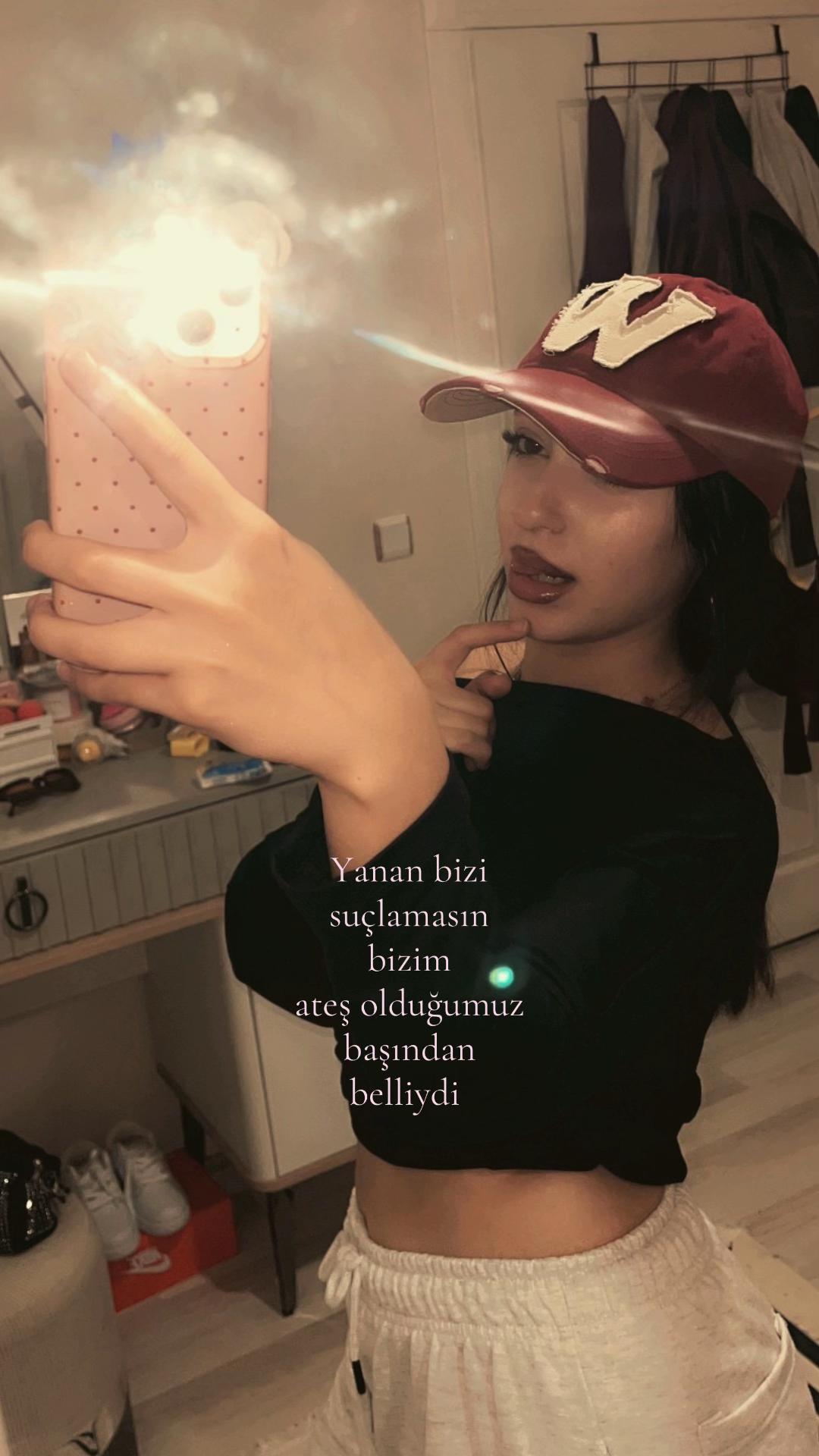 @S.B😜