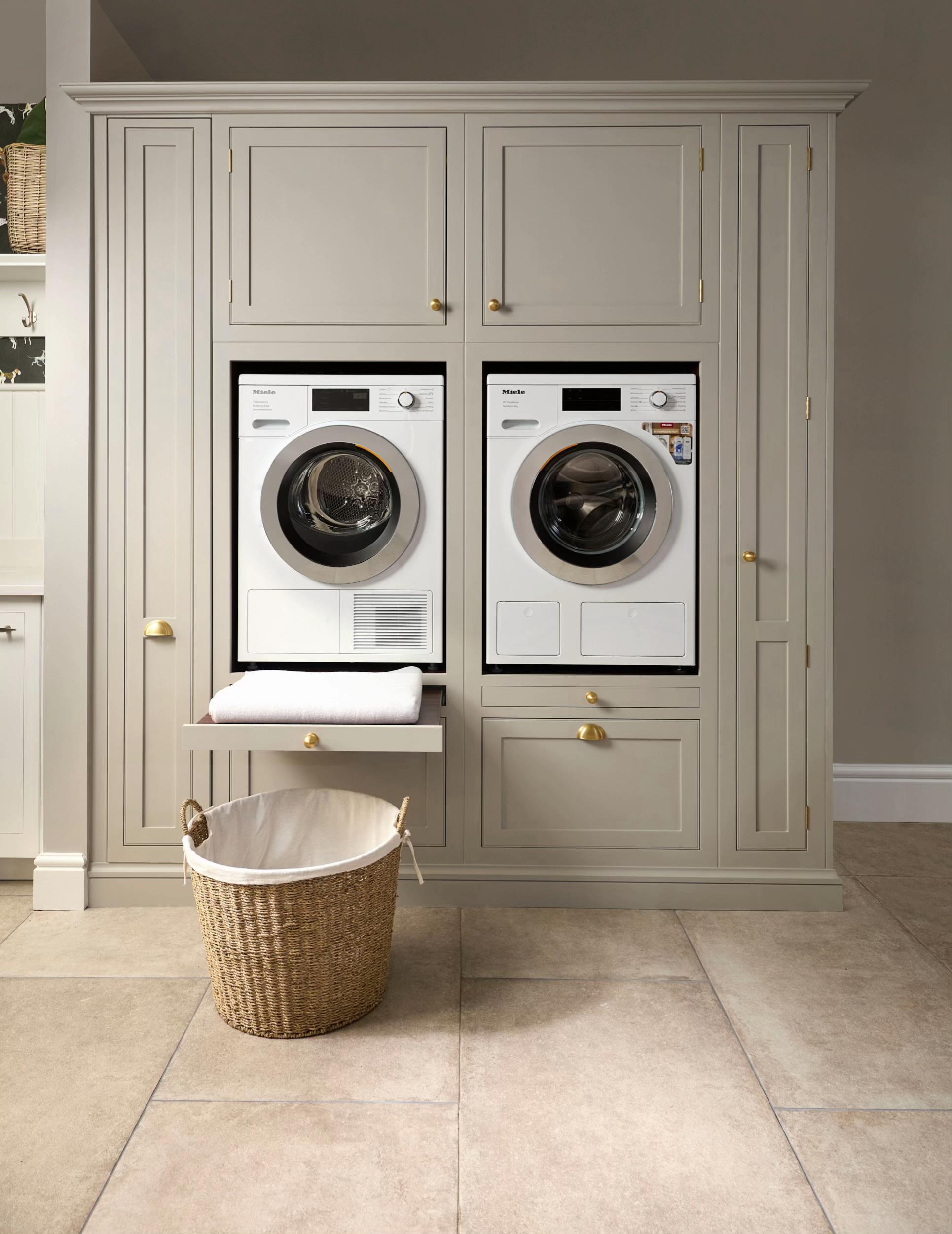 @Harvey Jones Kitchens