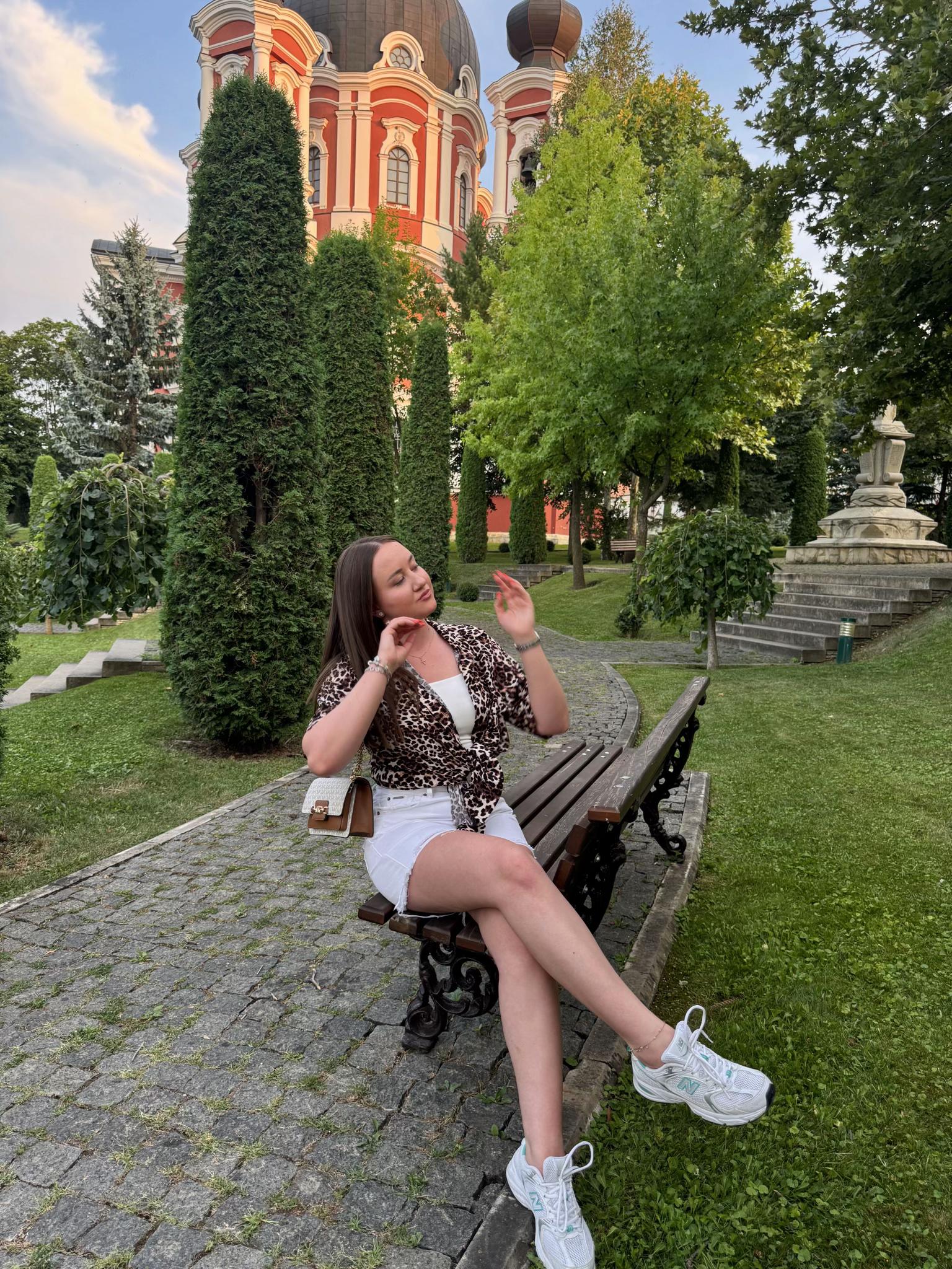 @Andreea🩵