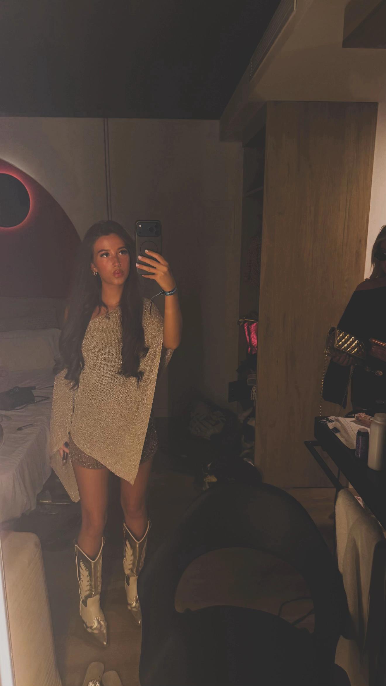 @lily-mai