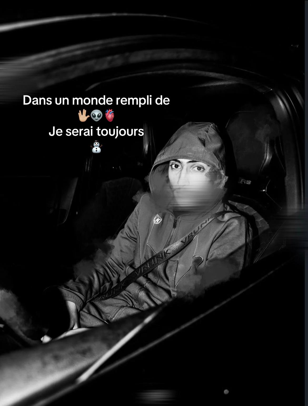 @𝐦𝟎𝟎𝐧.𝐥𝐱𝟒