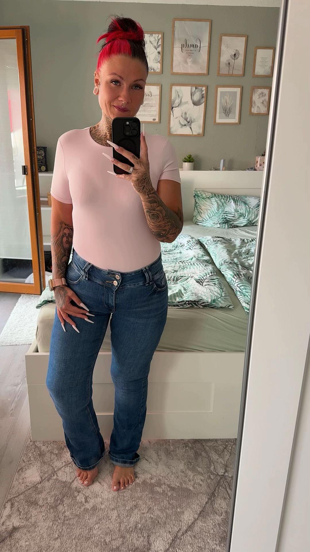 @𝑀𝒶𝓃𝒿𝒶 🍒