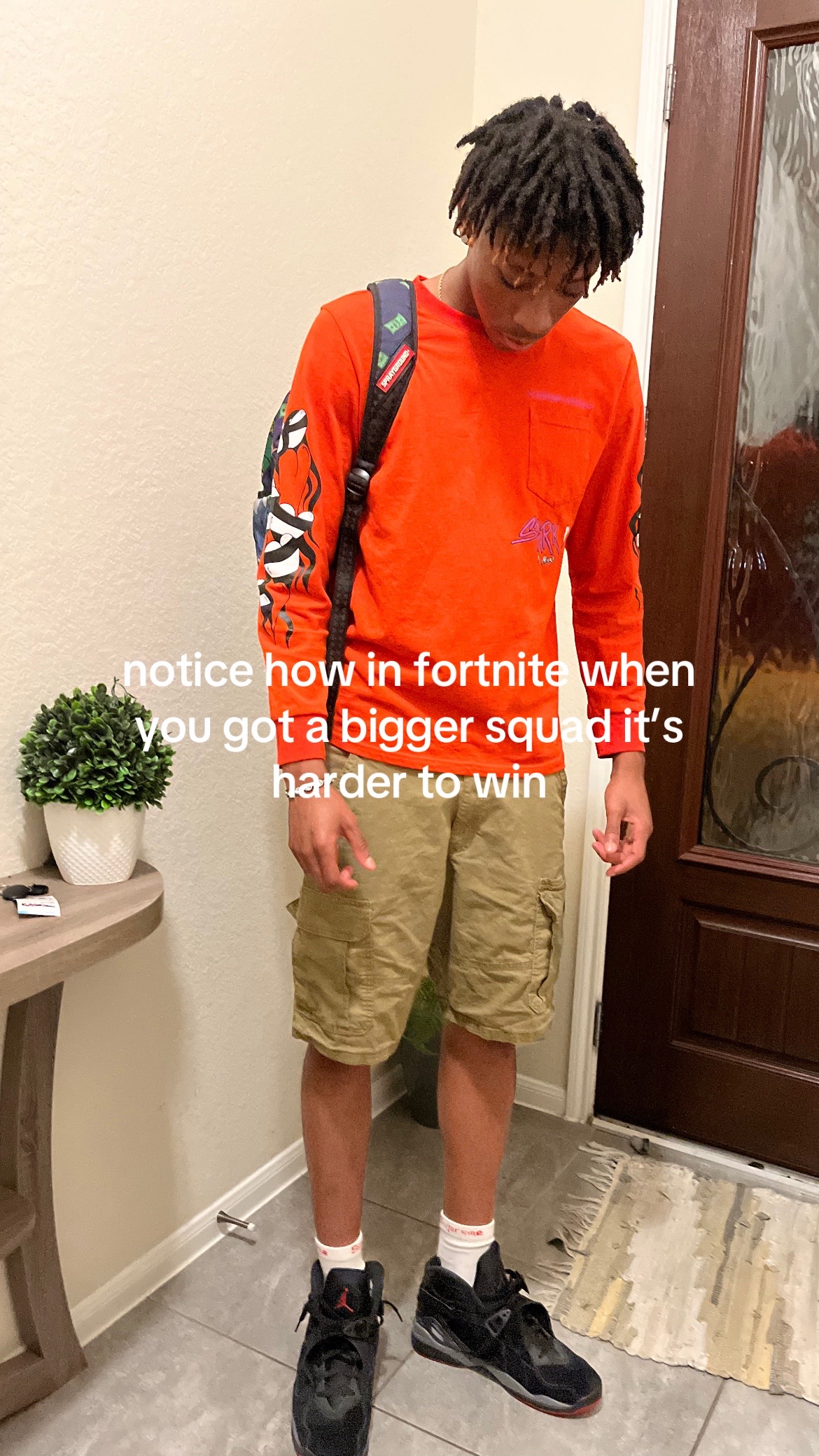 @⃟