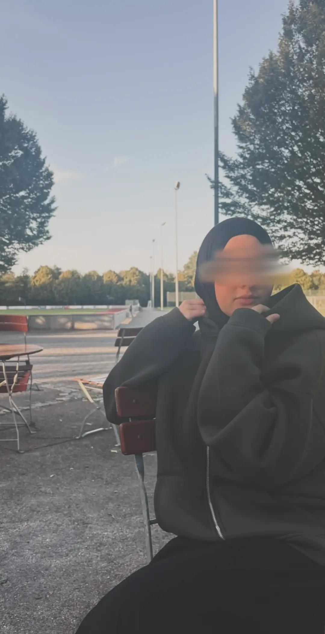 @𝓮𝓬𝓻𝓲𝓷🌸
