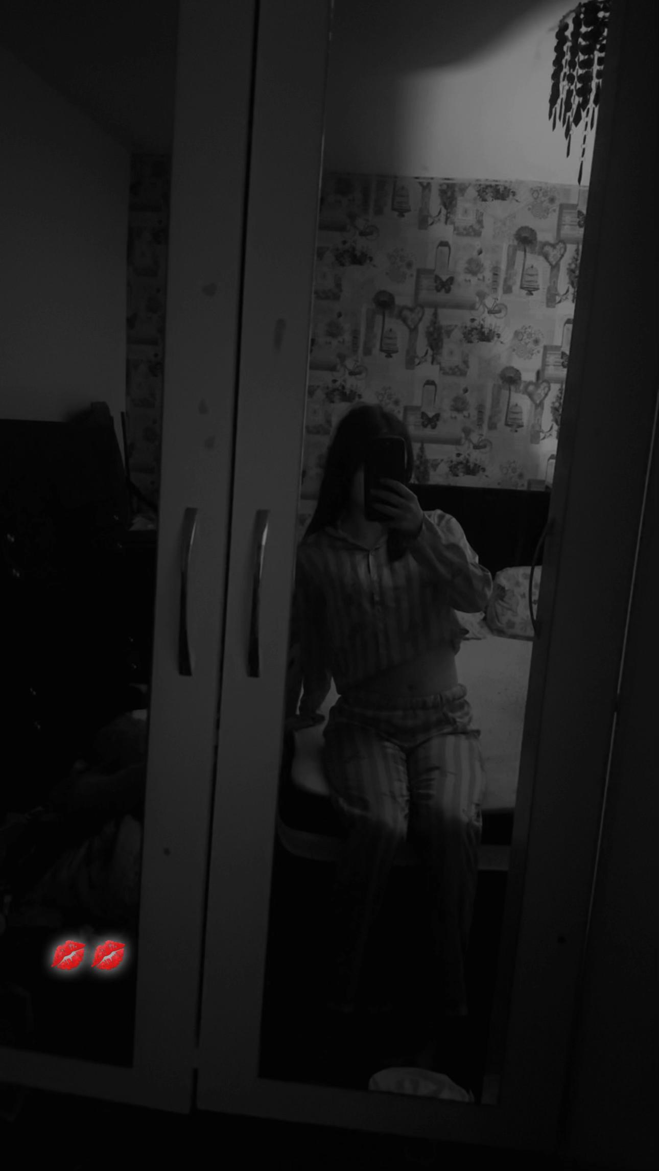 @maisie x