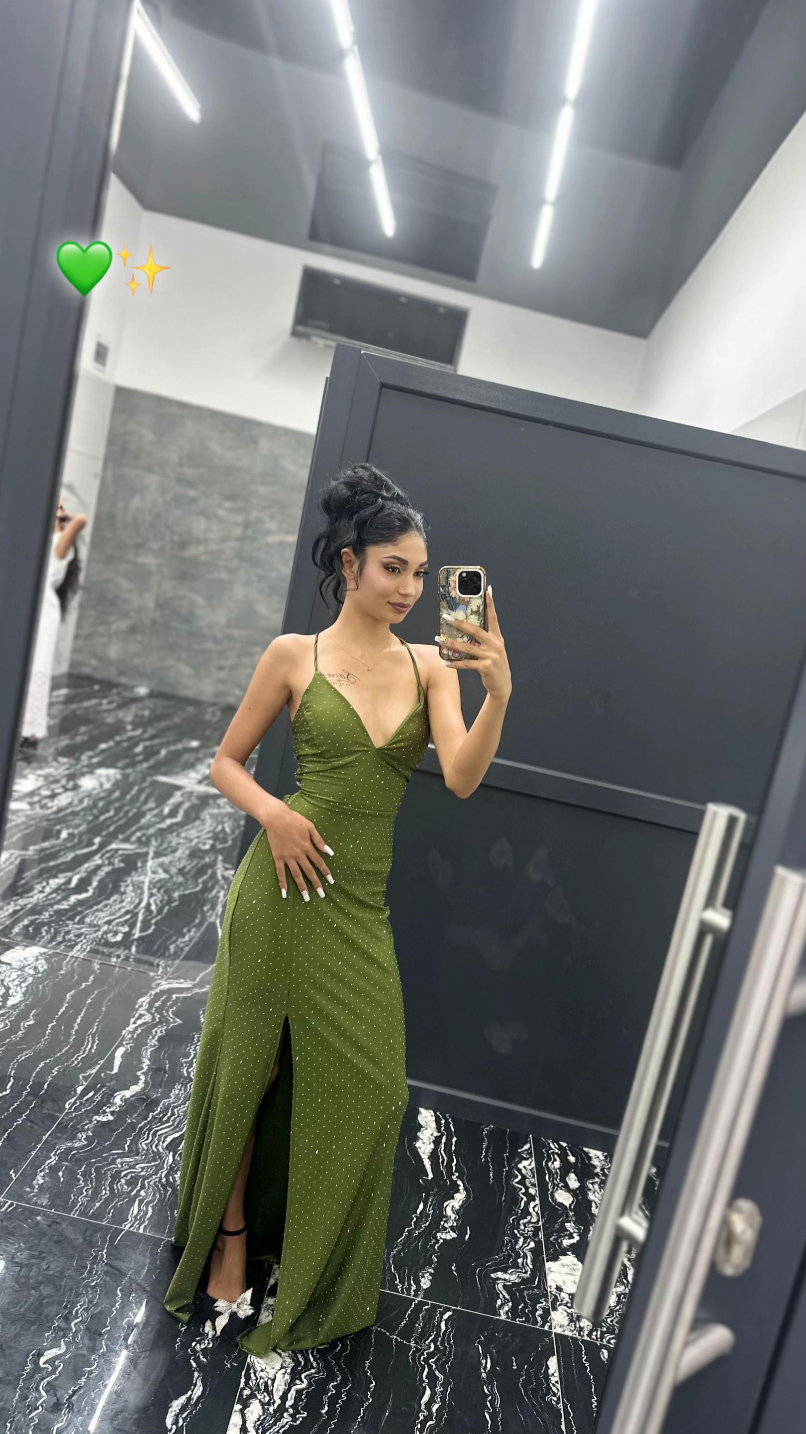 @larysaaa.