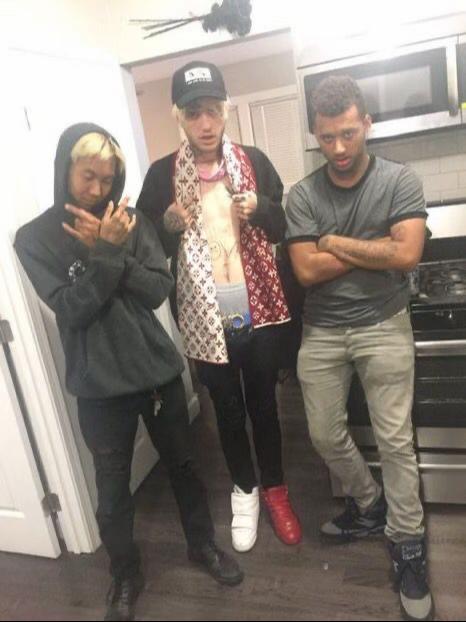 @☠️