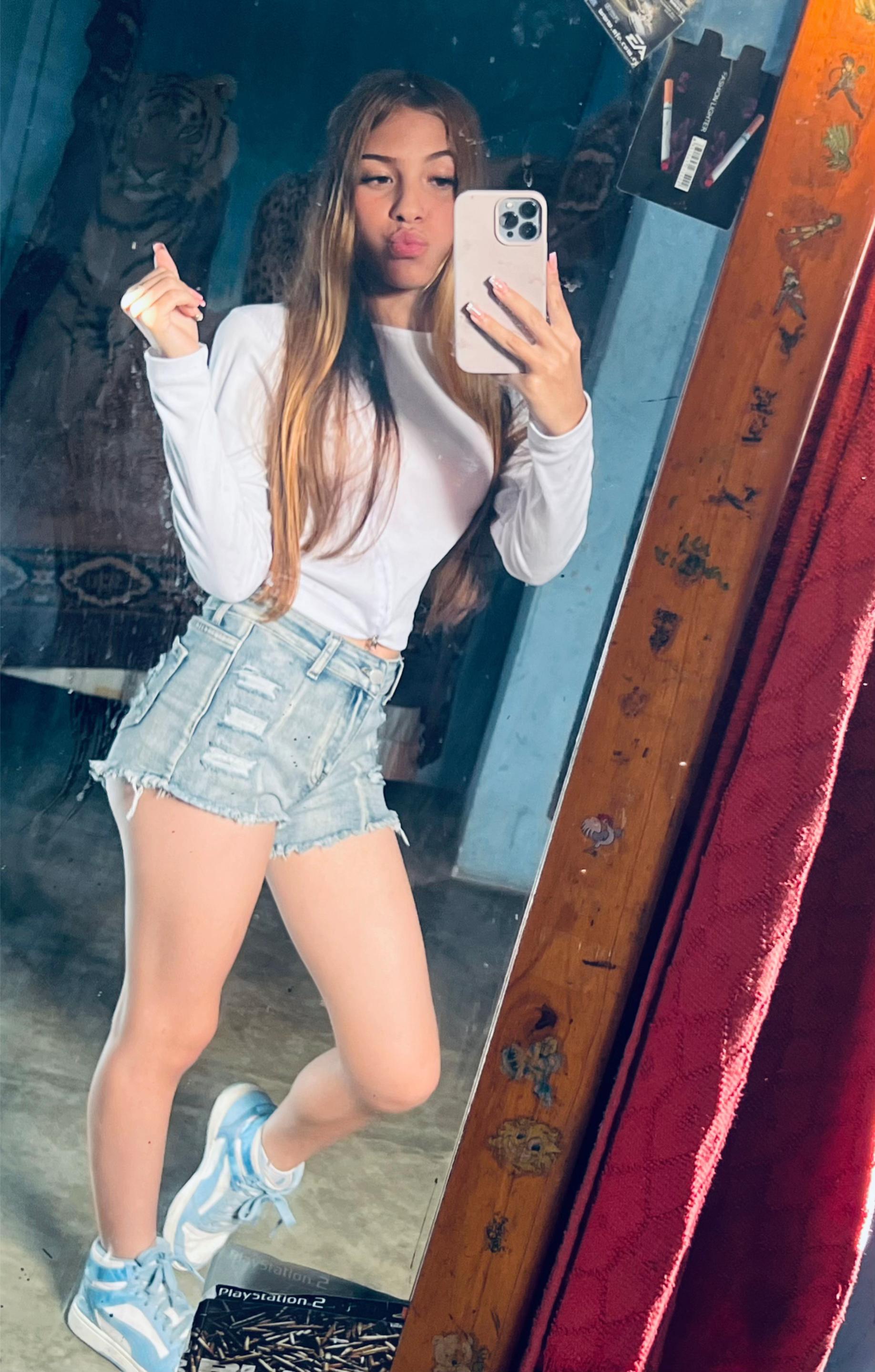 @Paola👑.