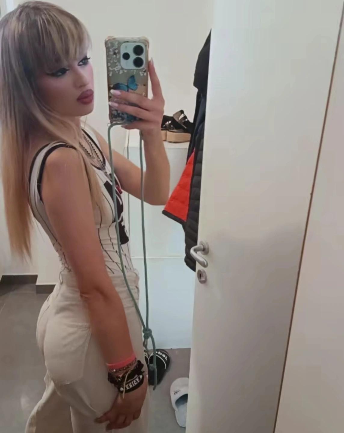 @Biondinaah