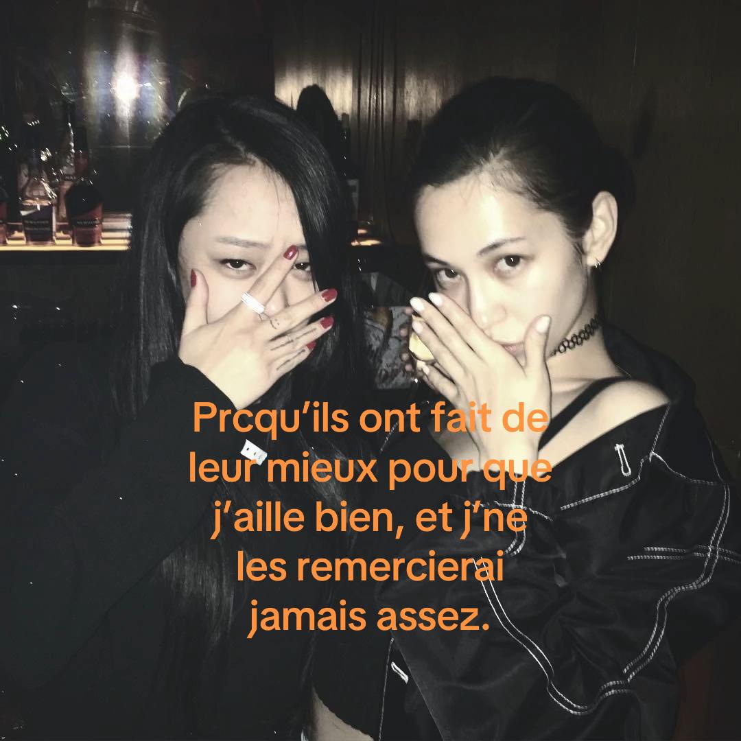 @⋊