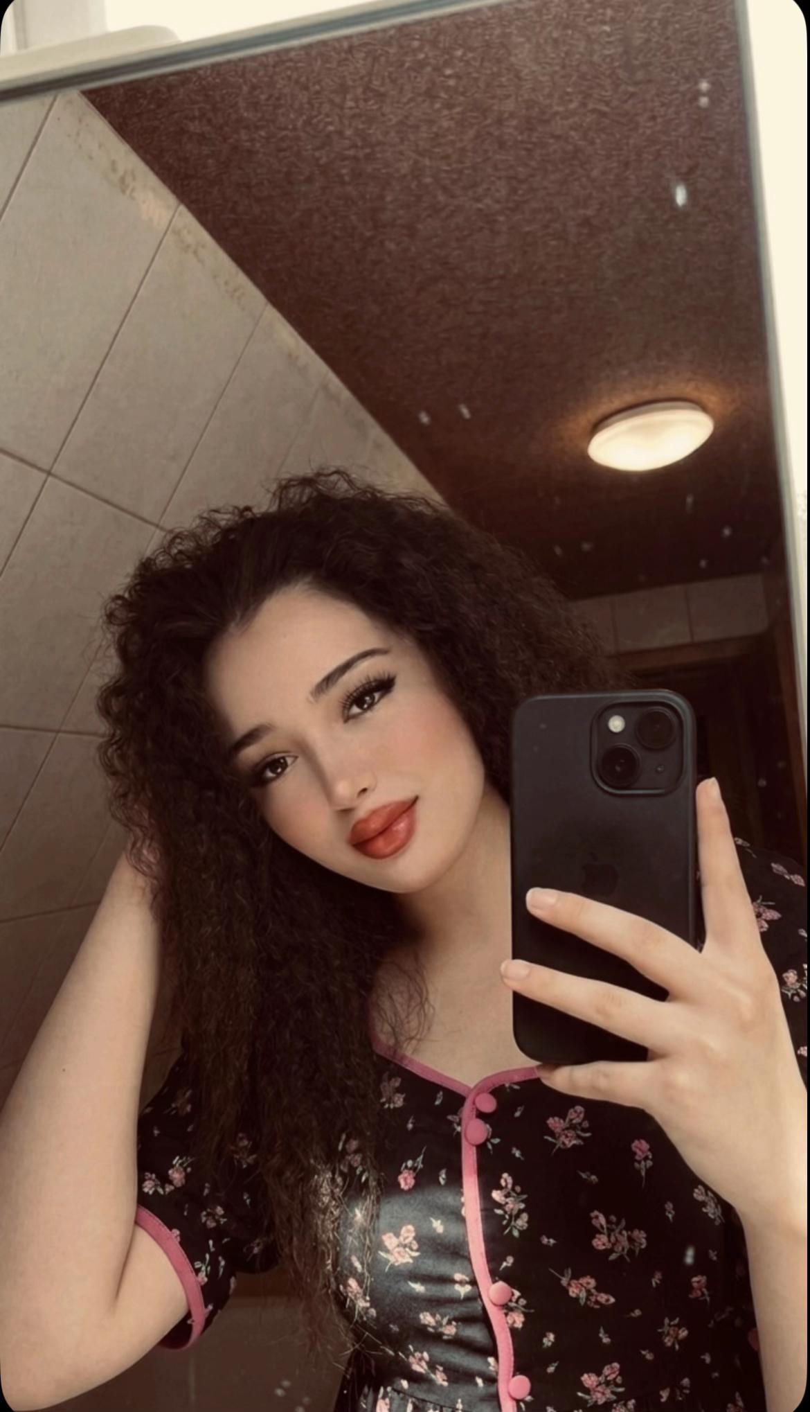 @𝑴𝒂𝒍𝒊𝒌𝒂 ♰