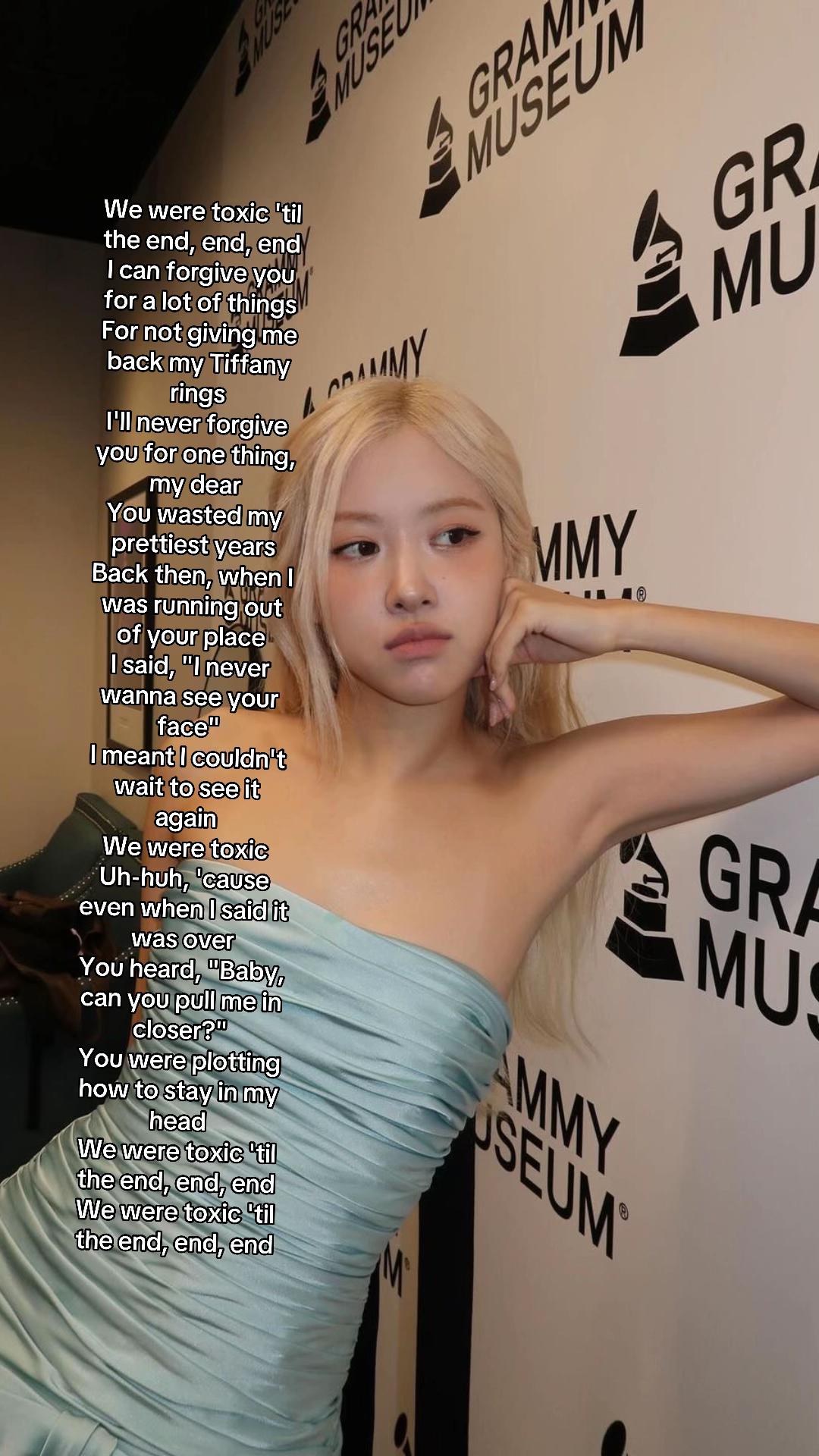 @🎧