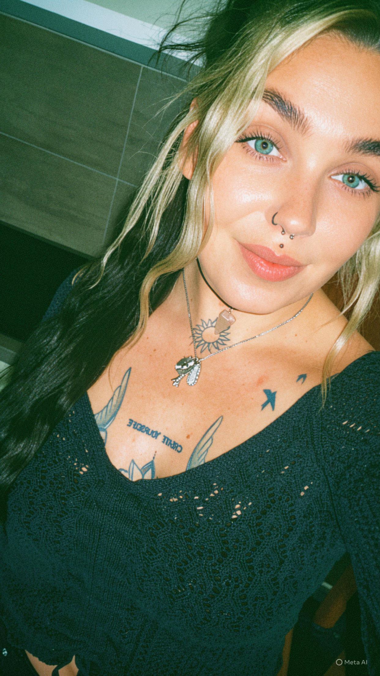 @Chrissy 🔮🕉