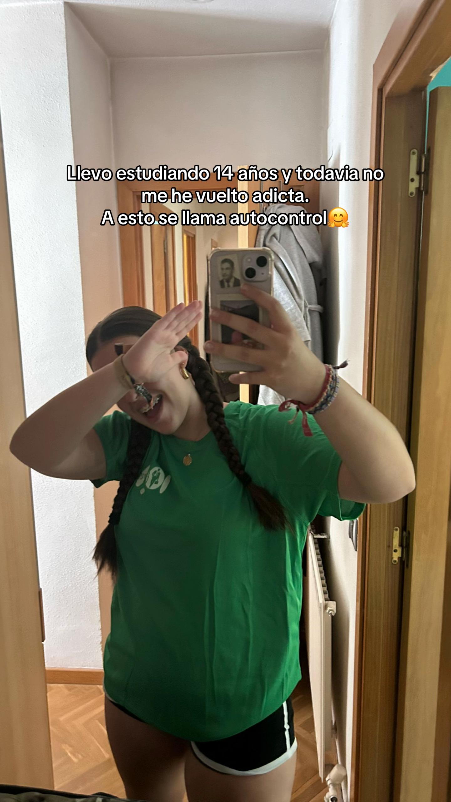 @_beaassecrett_