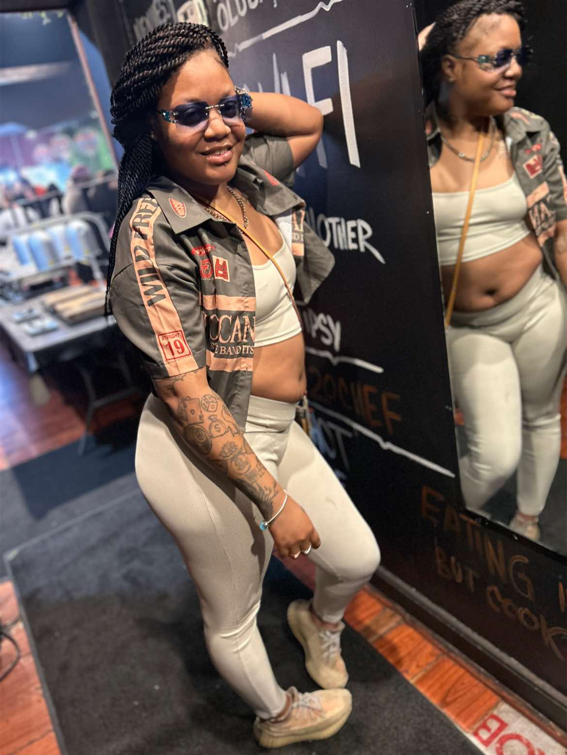 @NIQUE-AA