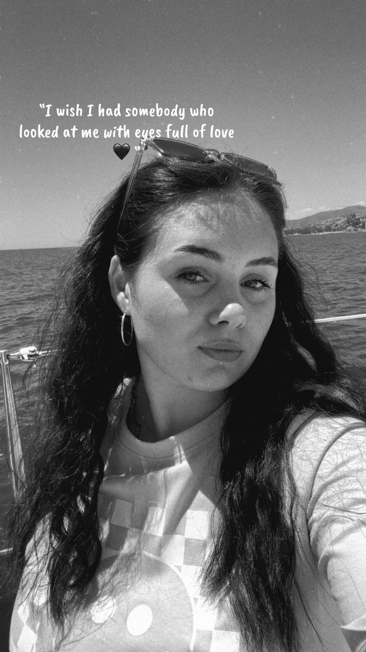 @Andreea Elena