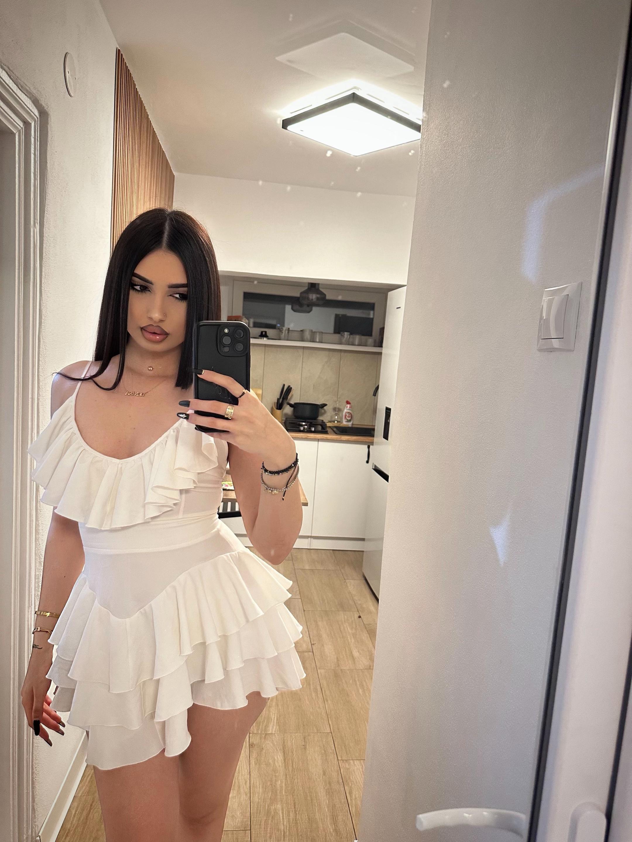 @Denisa den