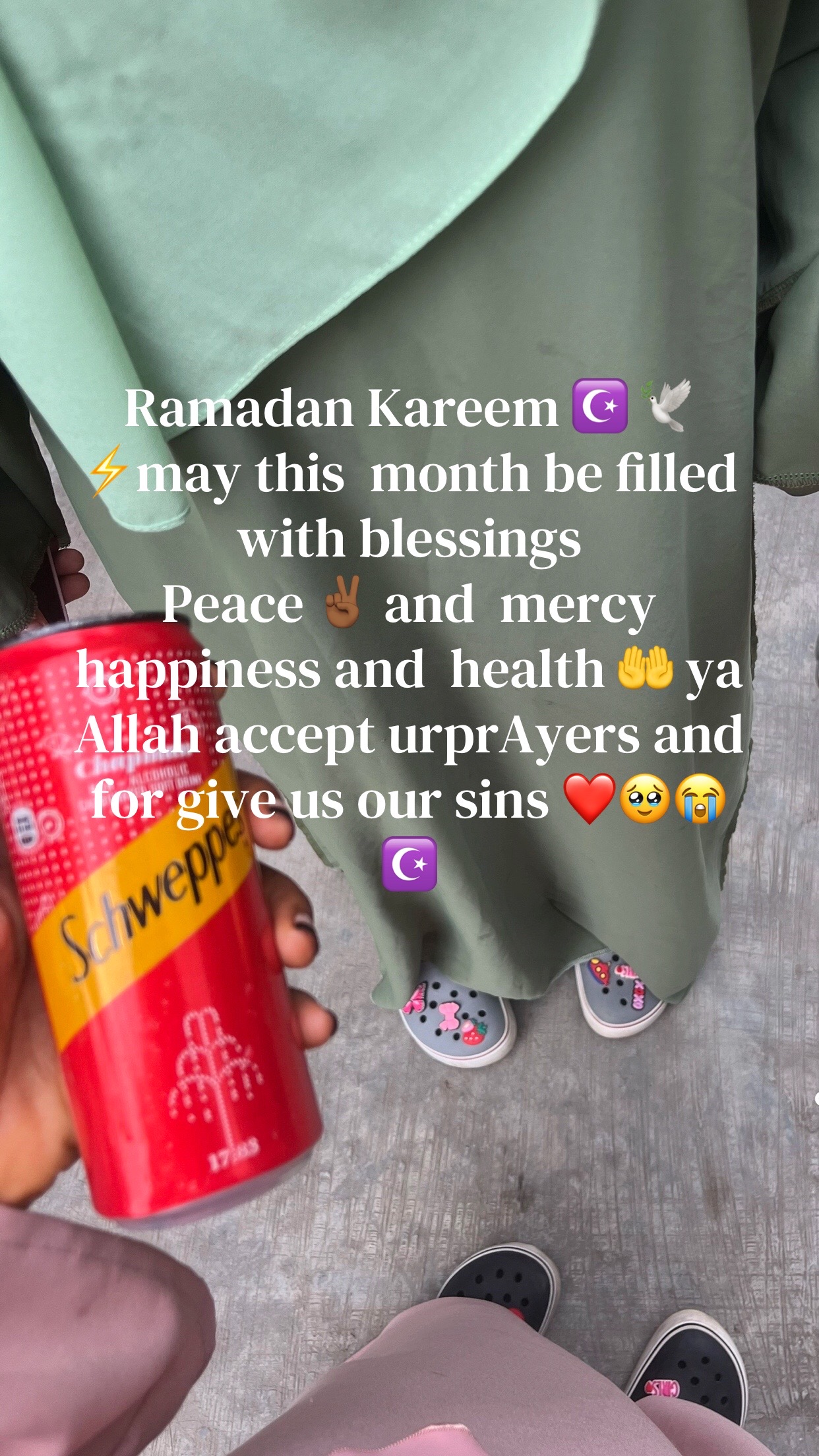 @F🥥::👸