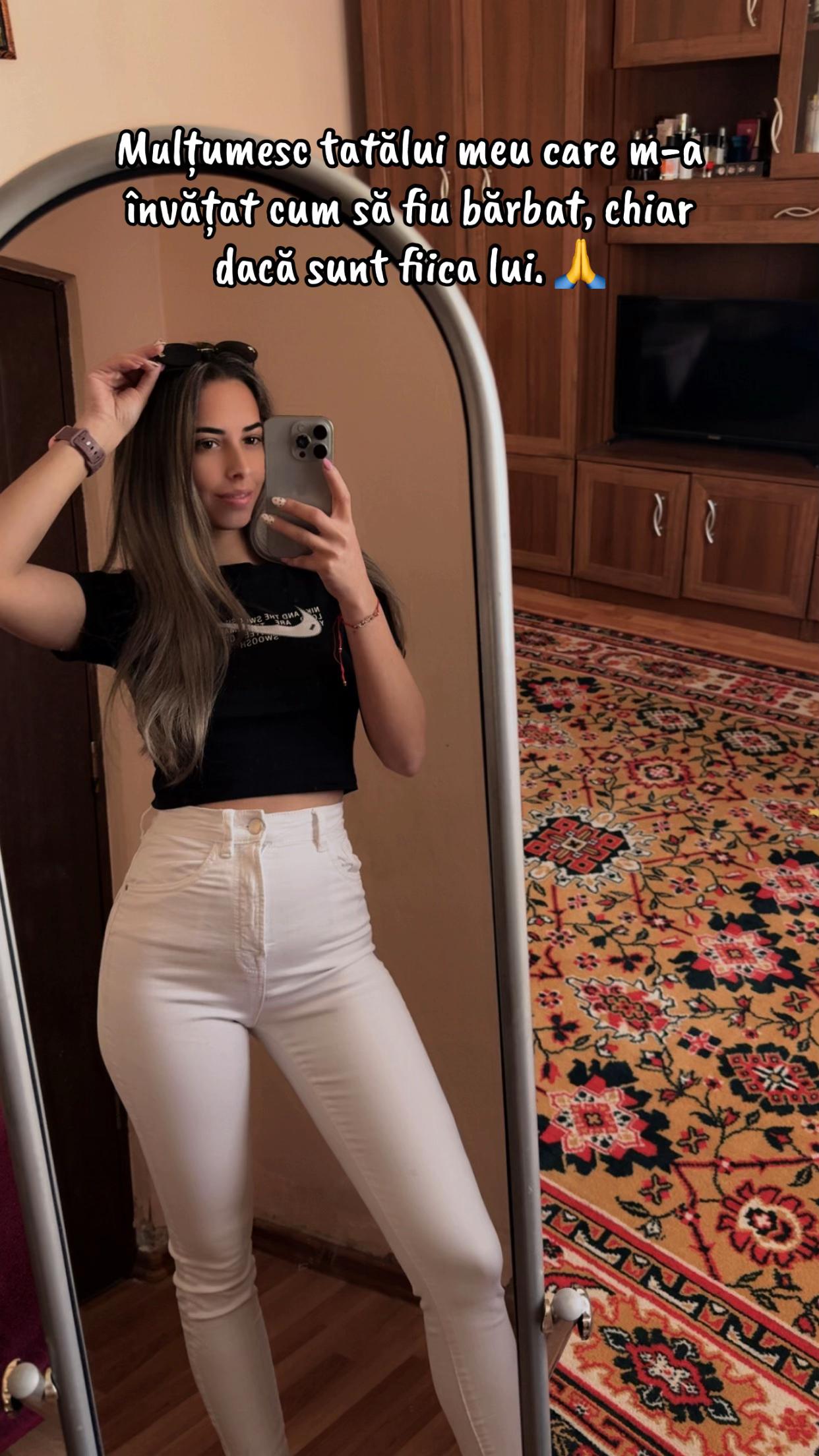 @adee.maria18
