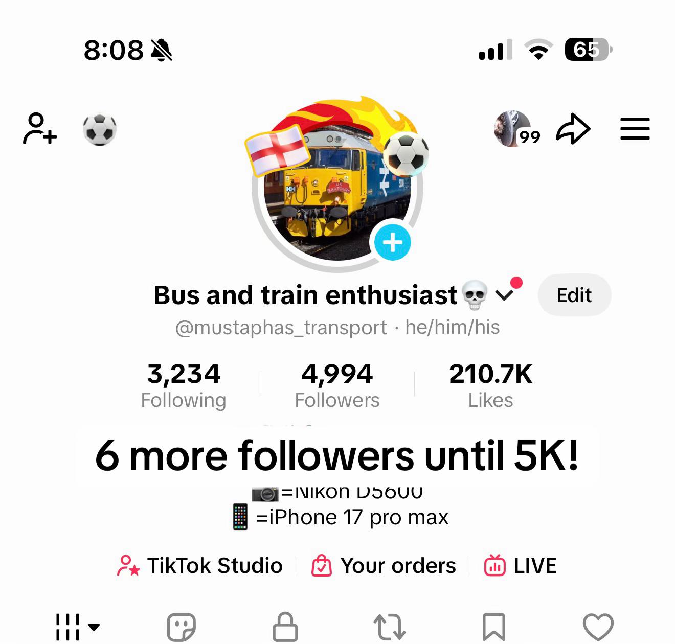 @Bus and train enthusiast💀