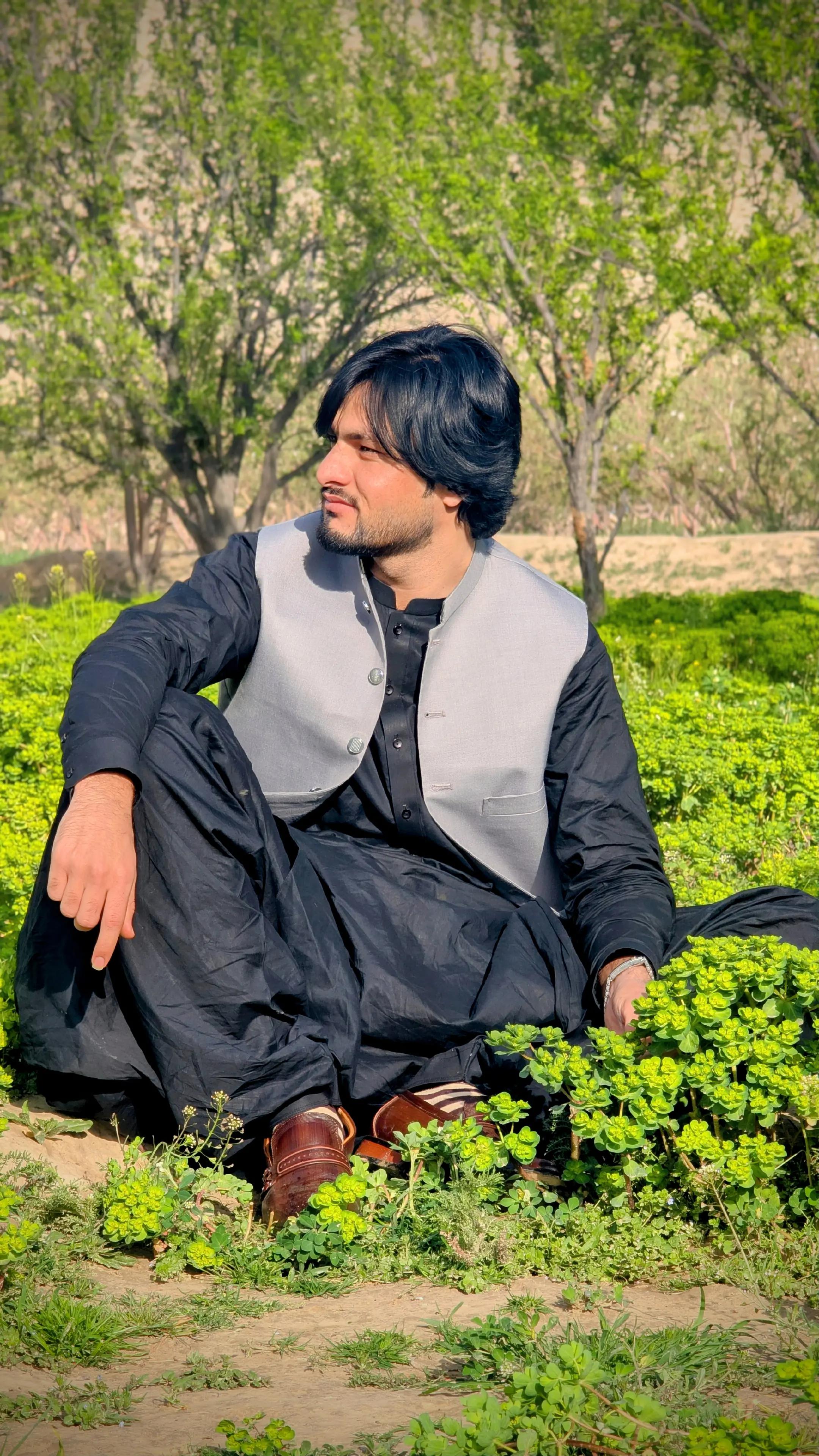 @HasEeb JaN 2 Account 🤍