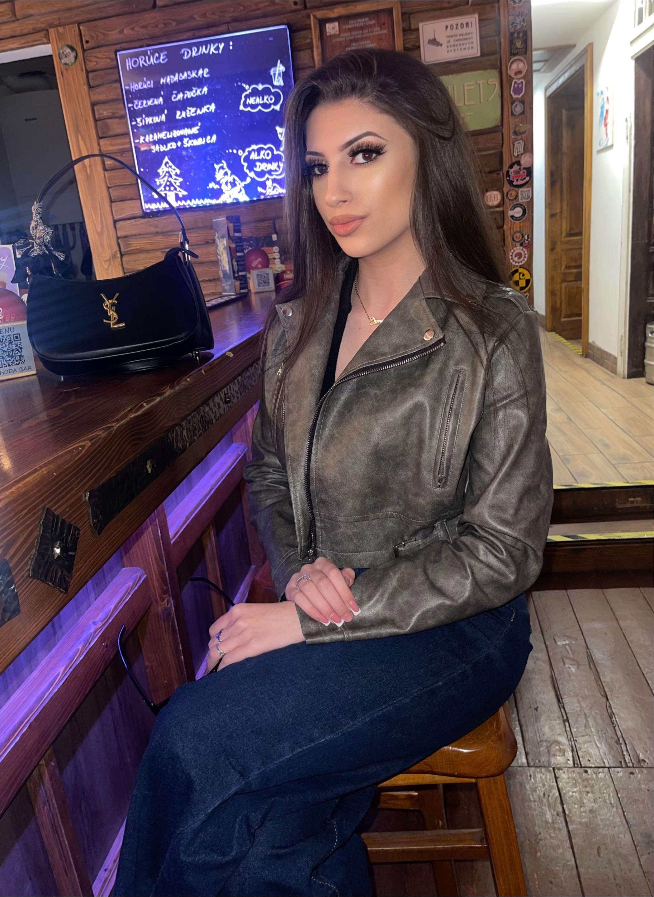 @𝓢𝓸𝓹𝓱𝓲𝓮𝓮🖤