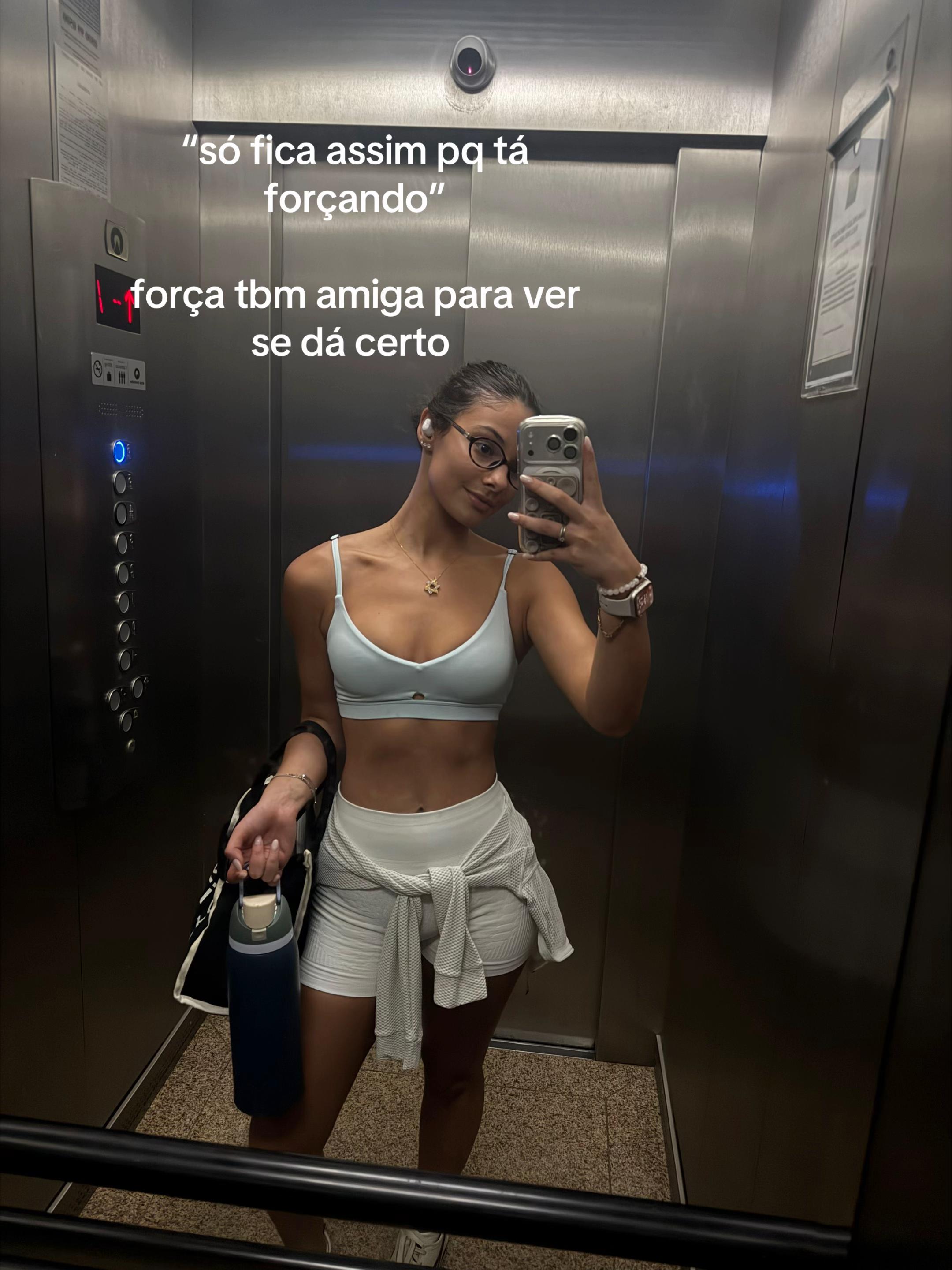 @elissaburlamaqu2