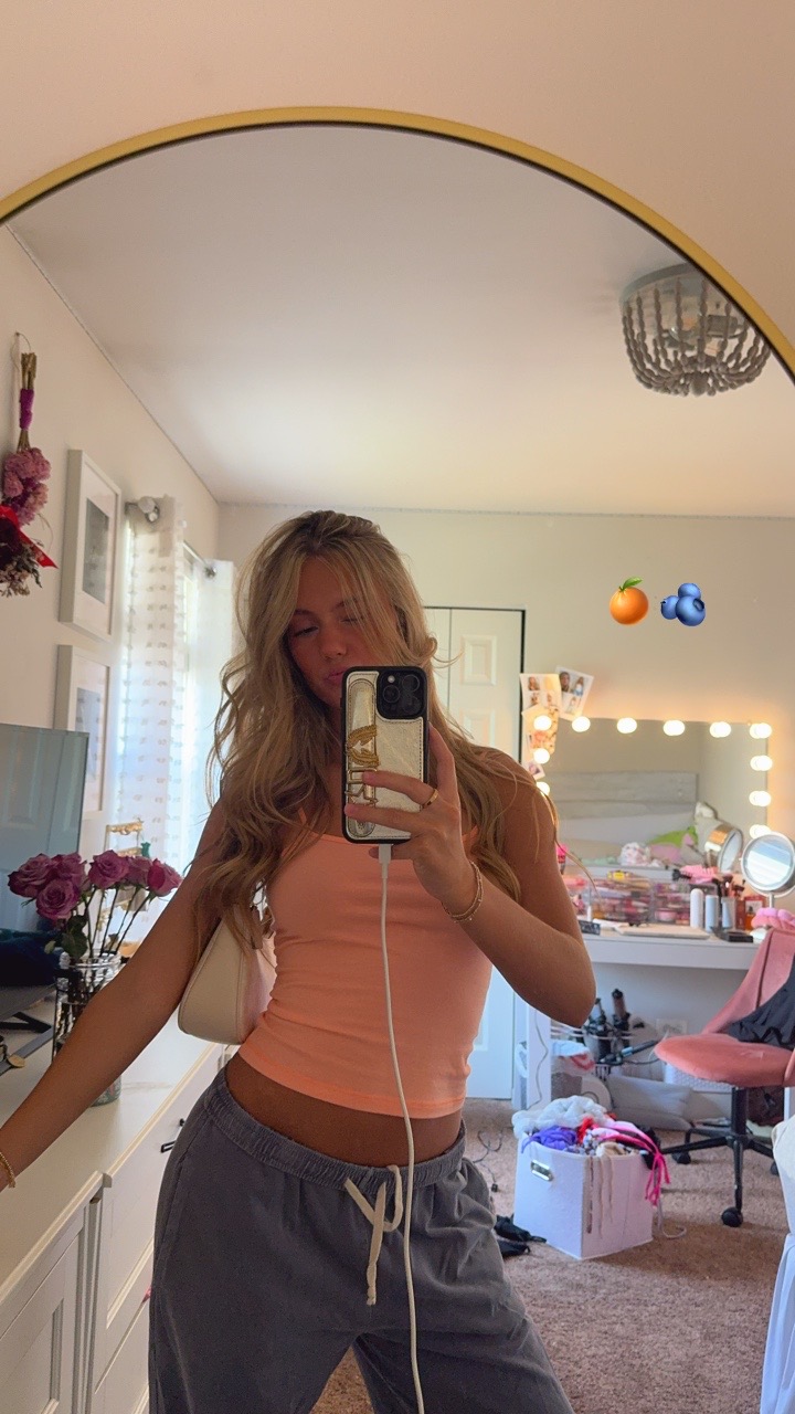 @🦄