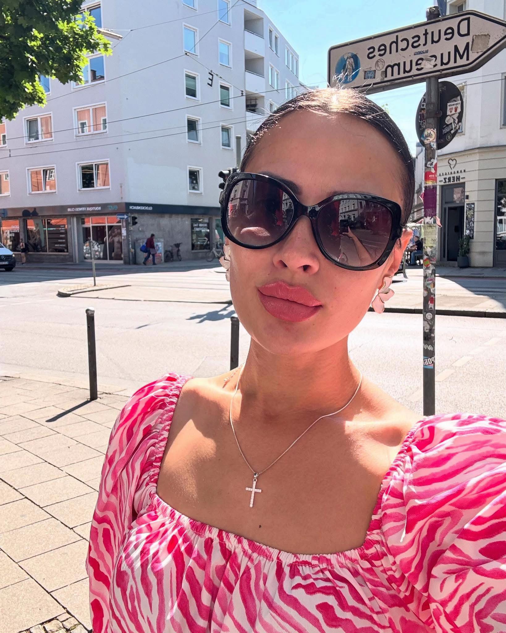 @Ana Grozdanović