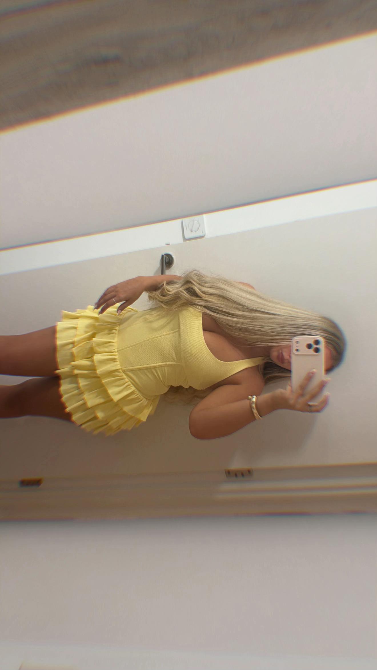 @Ellie x