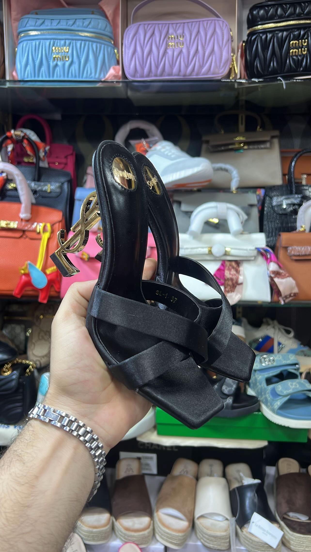 @SHOES AVENUE