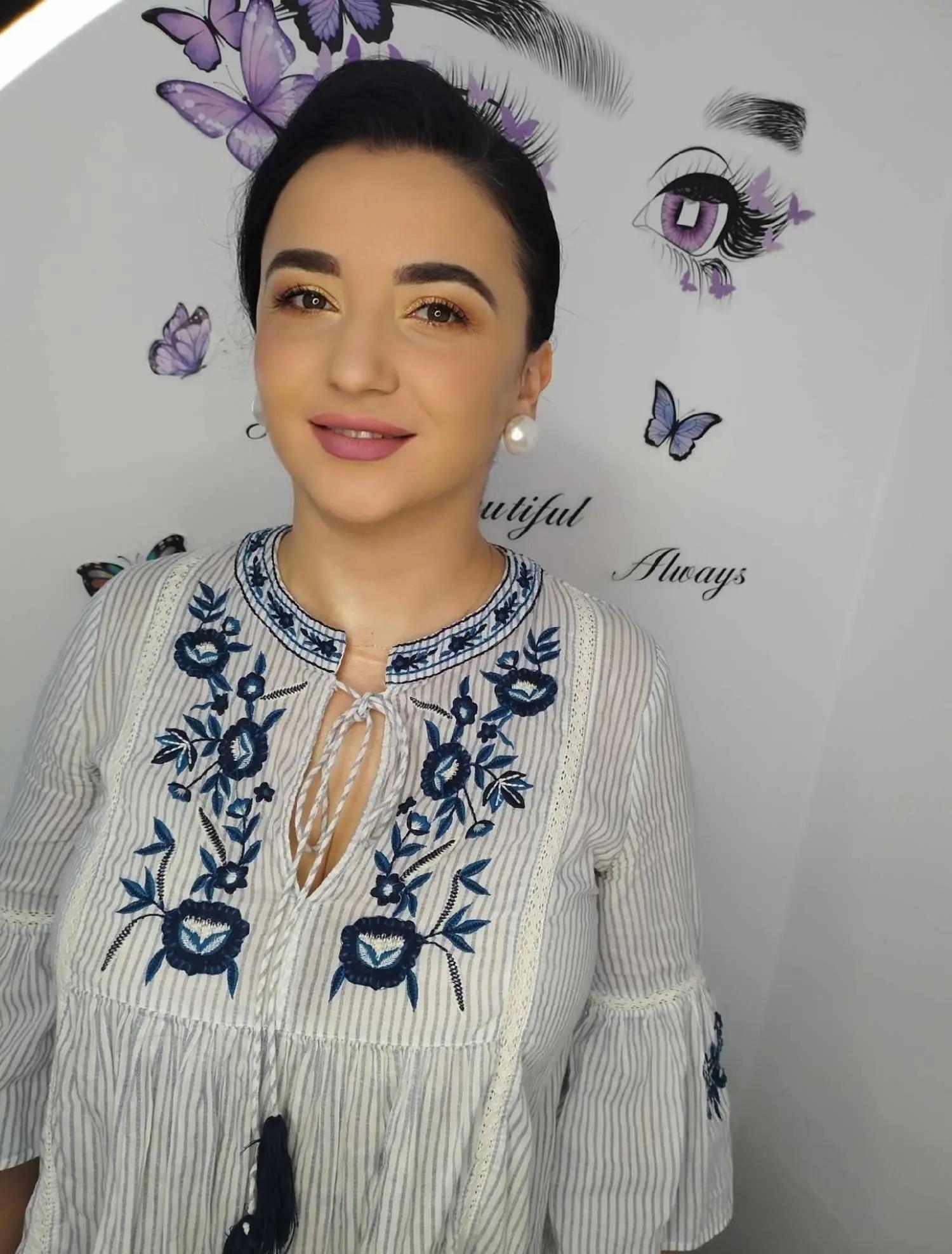 @Make up Elena
