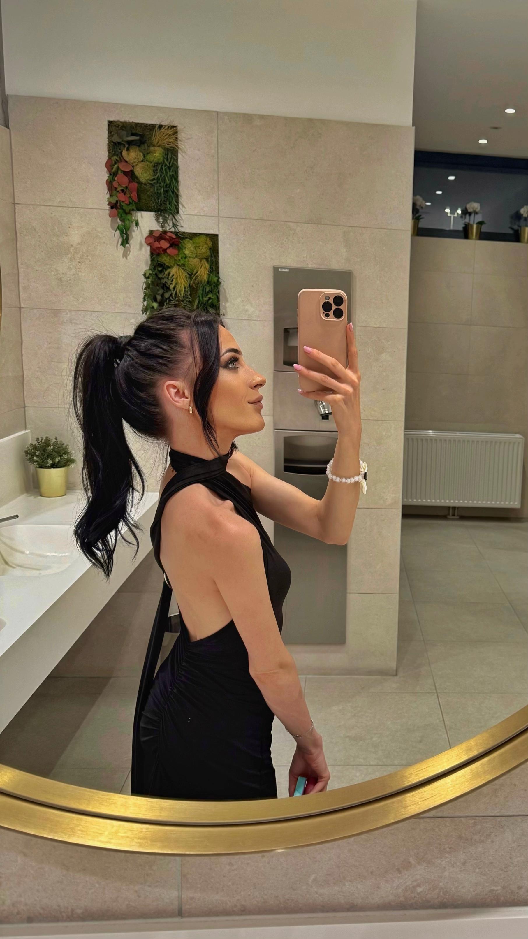 @𝓐𝓜 🎀