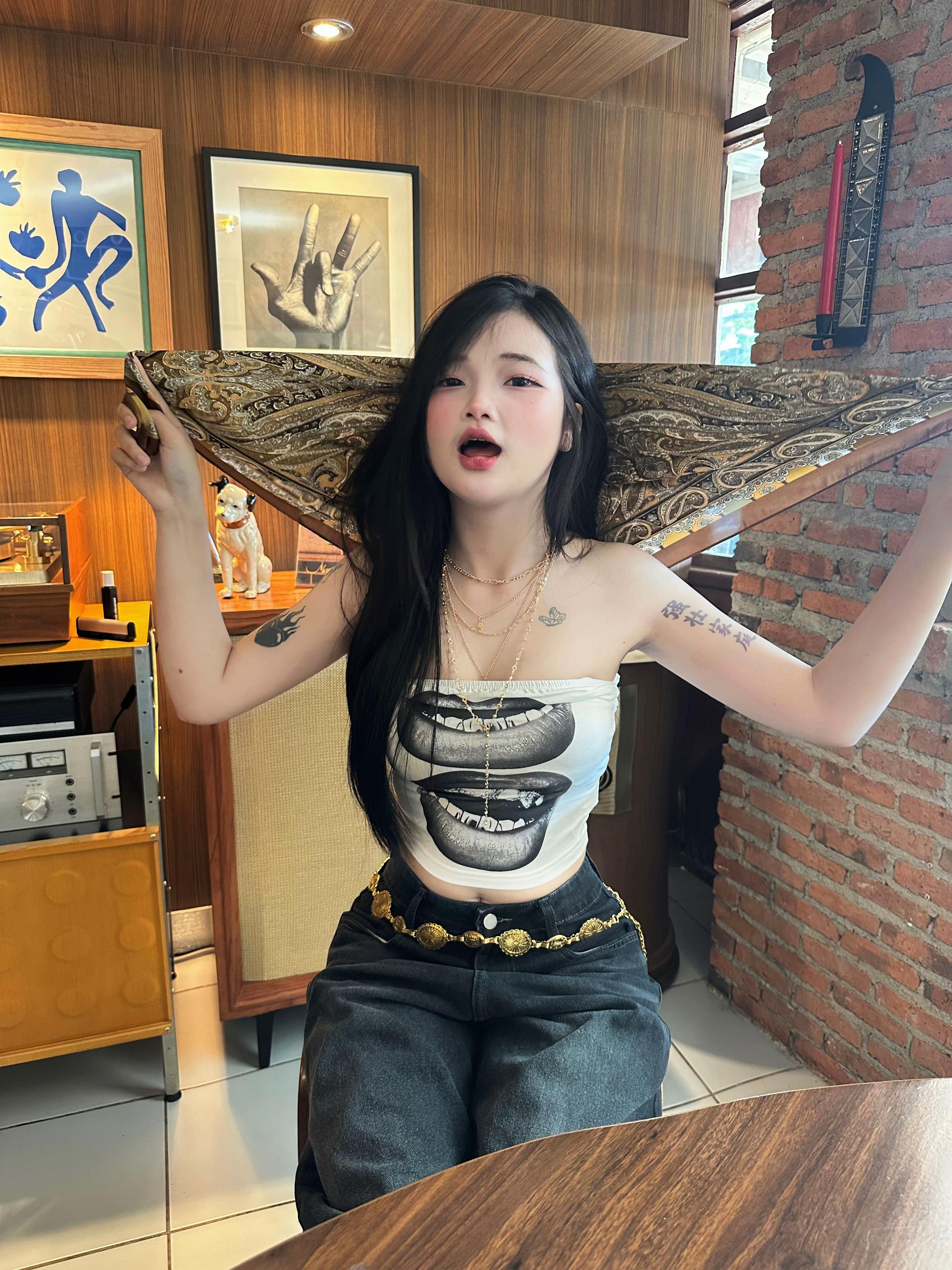 @Apisara