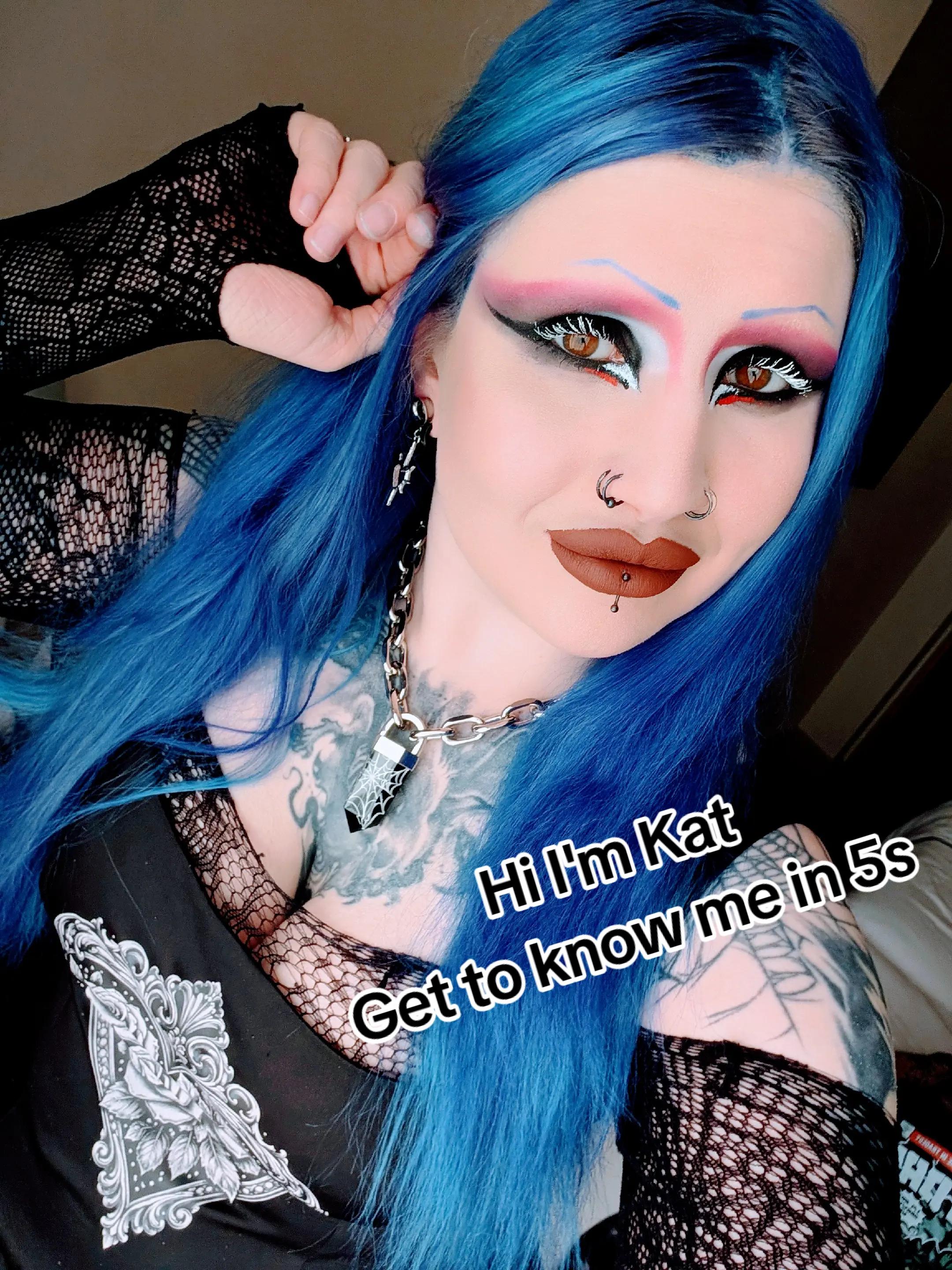 @𝔎𝔞𝔱 | alt fashion & music