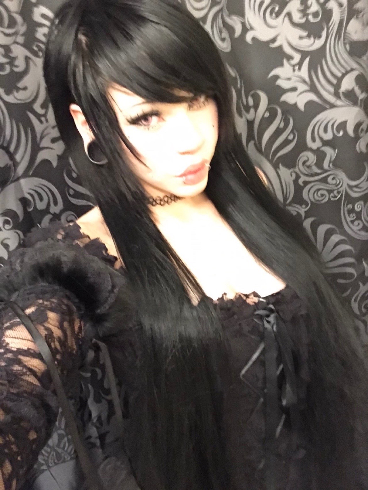 @mya♛🍭 (ig @m4ngledh34rt)